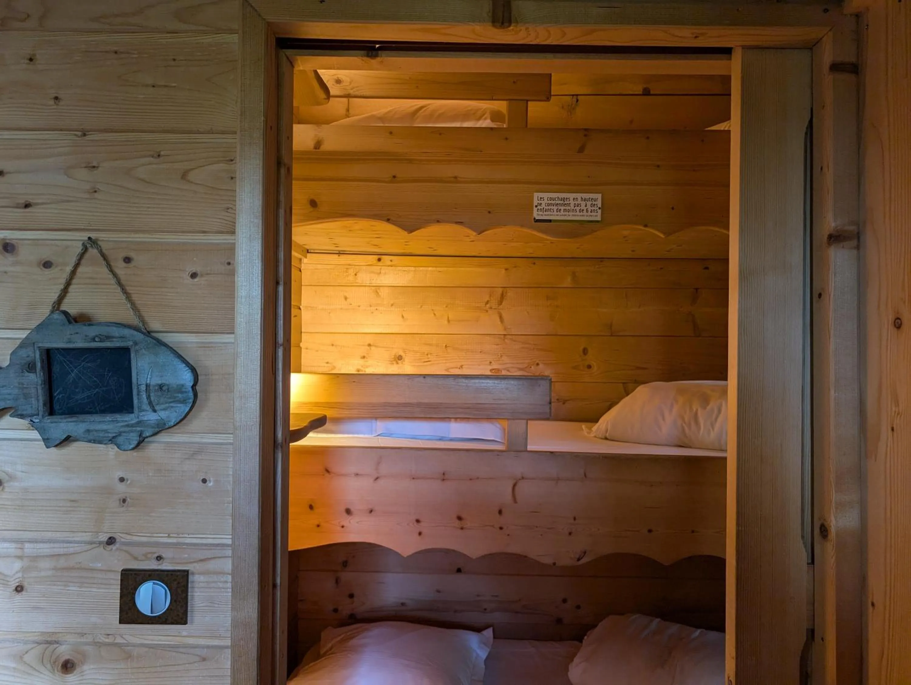 Bedroom, Bed in Les Cabanes Dans Les Bois Logis Hôtel