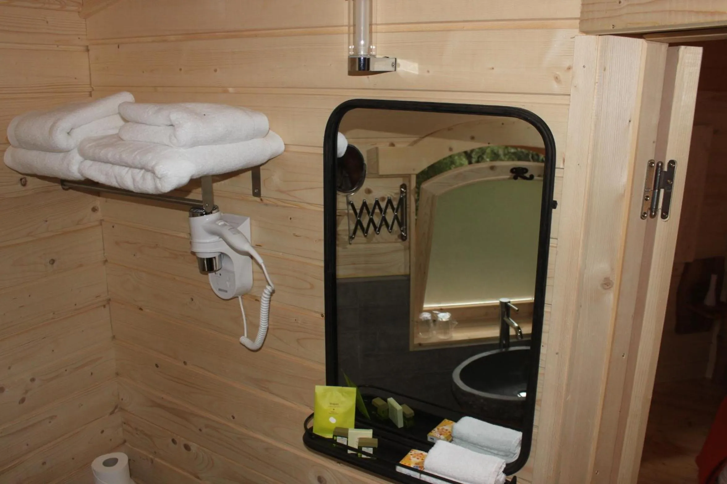 Bathroom in Les Cabanes Dans Les Bois Logis Hôtel