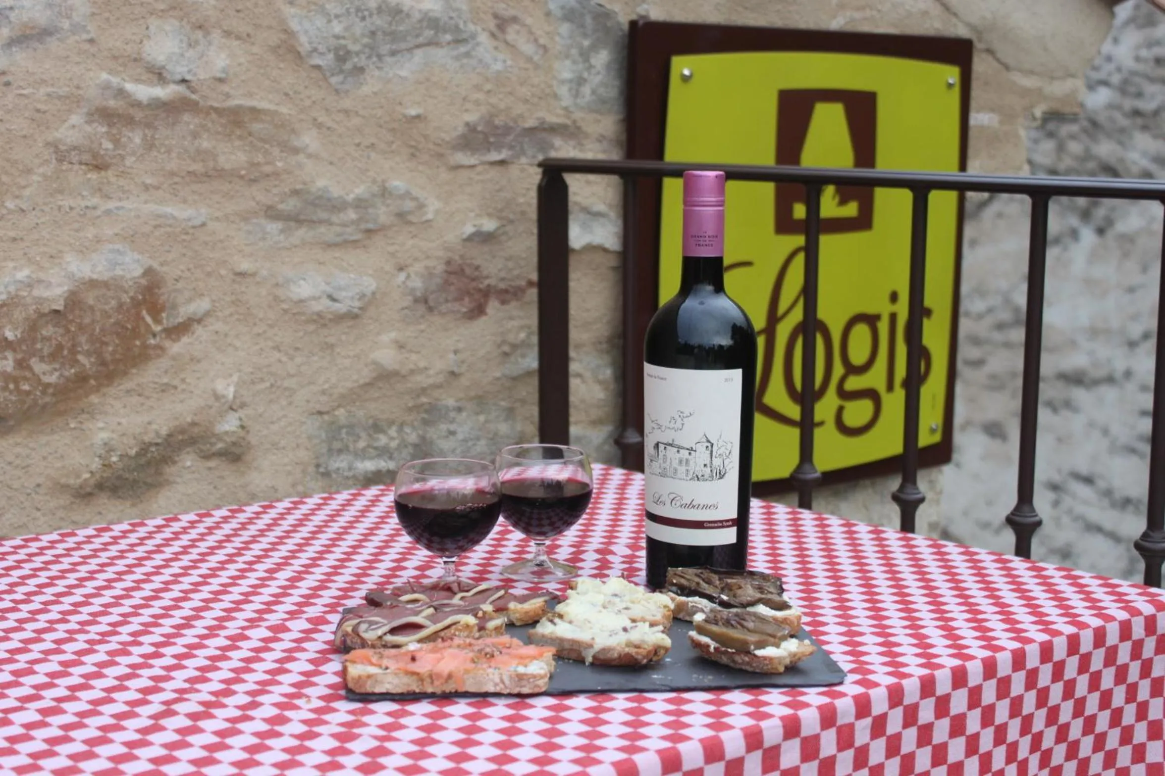 Property logo or sign in Les Cabanes Dans Les Bois Logis Hôtel