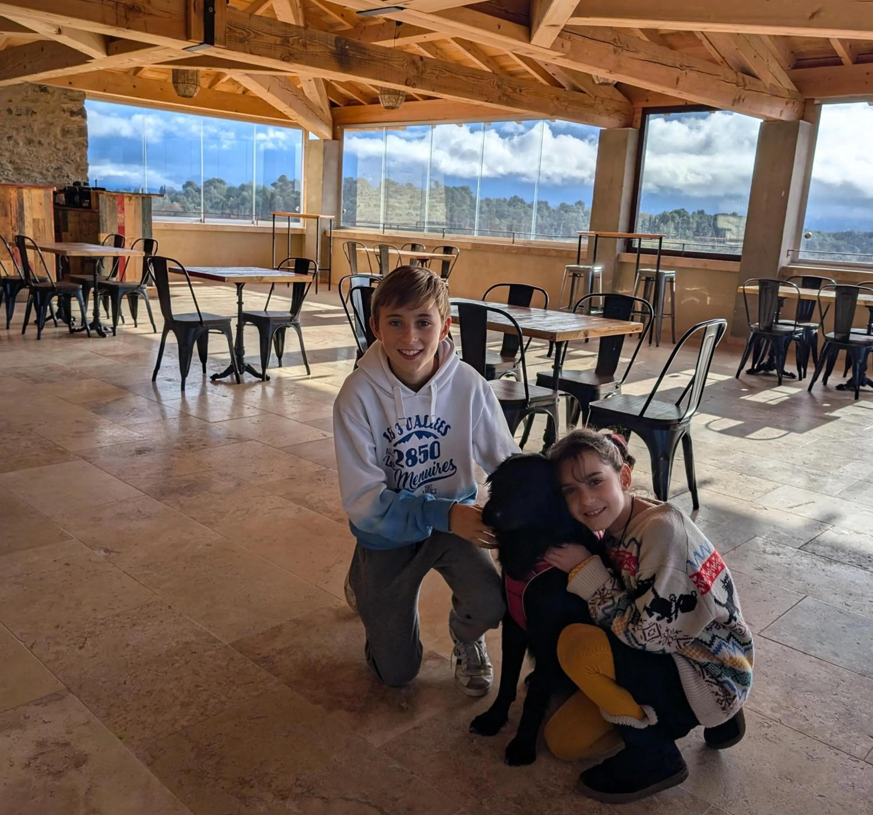 pet friendly in Les Cabanes Dans Les Bois Logis Hôtel