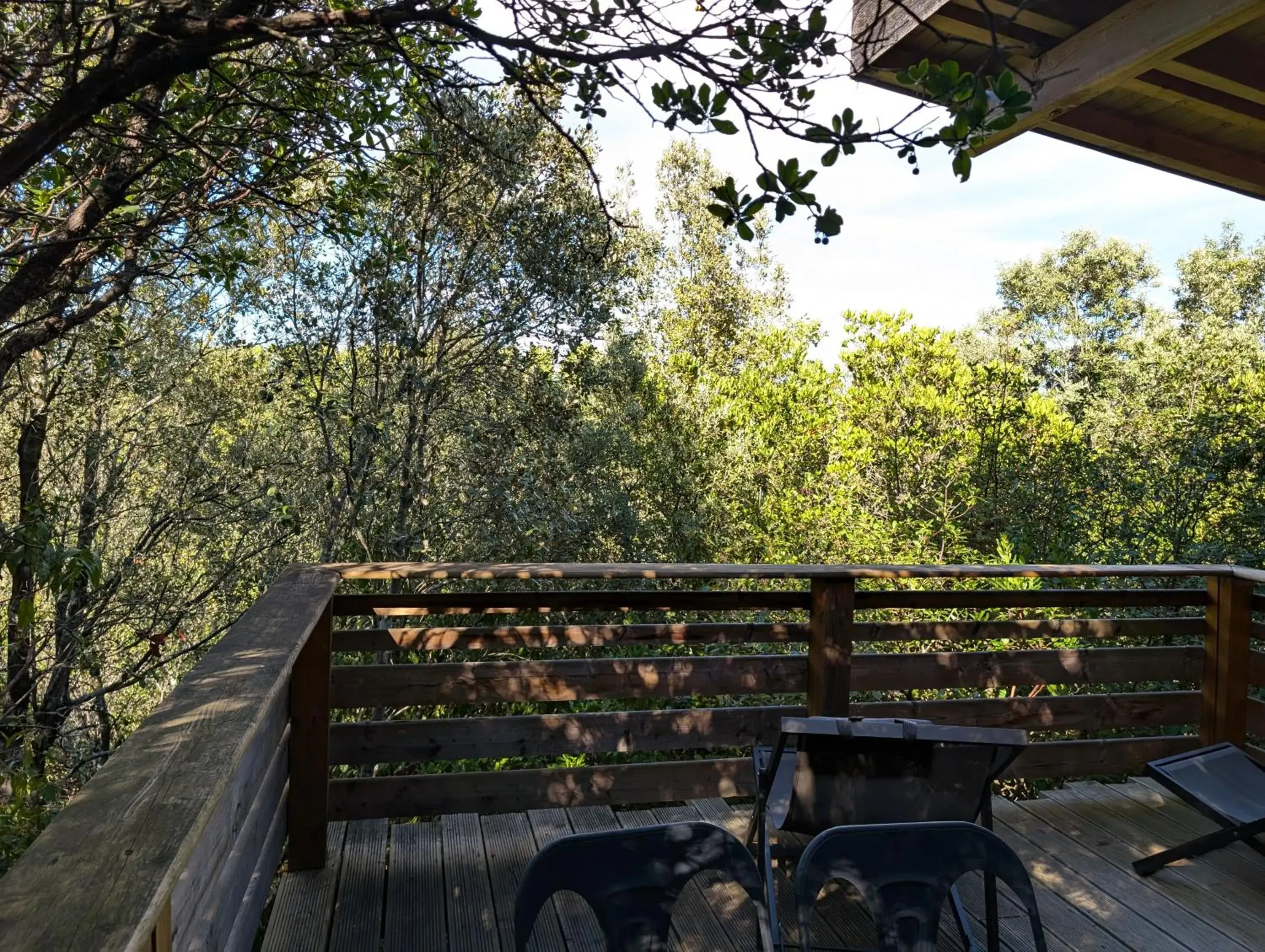 Two Communicating Double or Twin Cabins with Two Bathrooms in Les Cabanes Dans Les Bois Logis Hôtel Two Communicating Double or Twin Cabins with Two Bathrooms in Les Cabanes Dans Les Bois Logis Hôtel