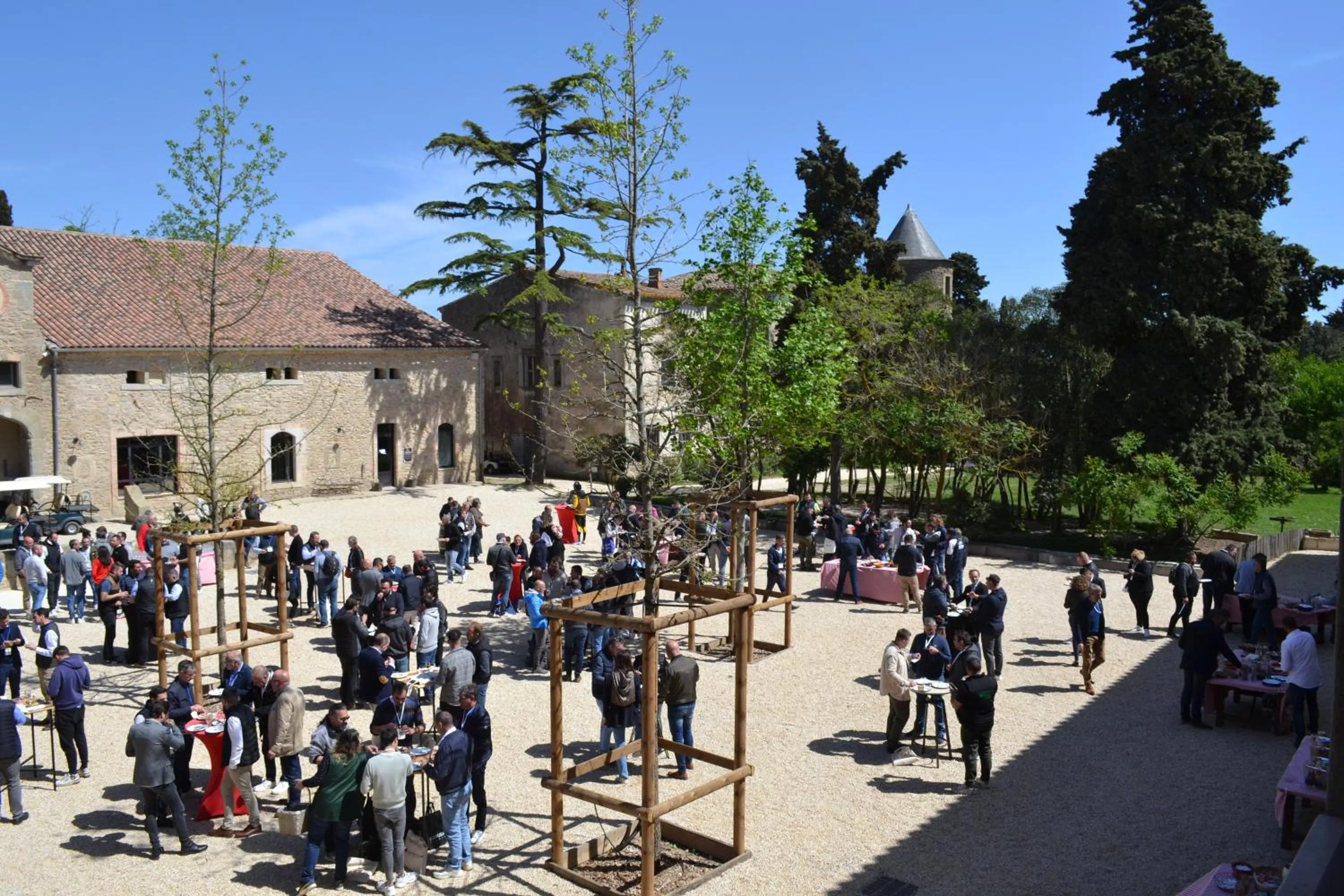 Meals in Les Cabanes Dans Les Bois Logis Hôtel