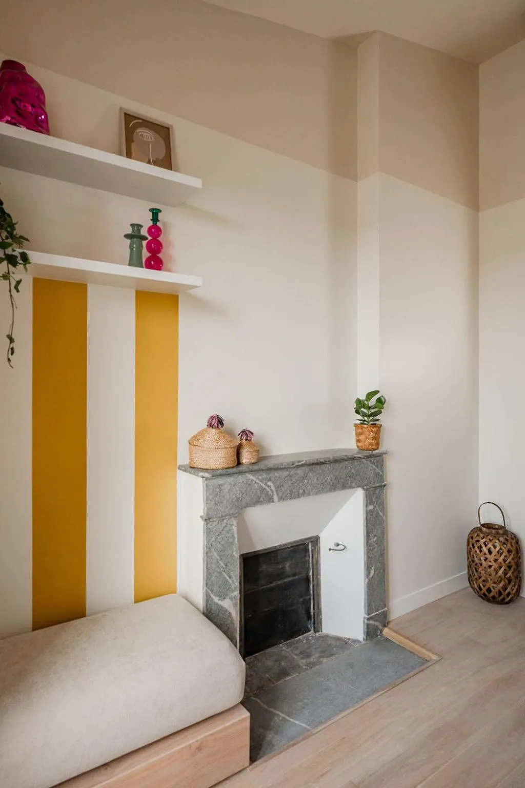 Seating area in CENTRAL Hostel La Rochelle Centre