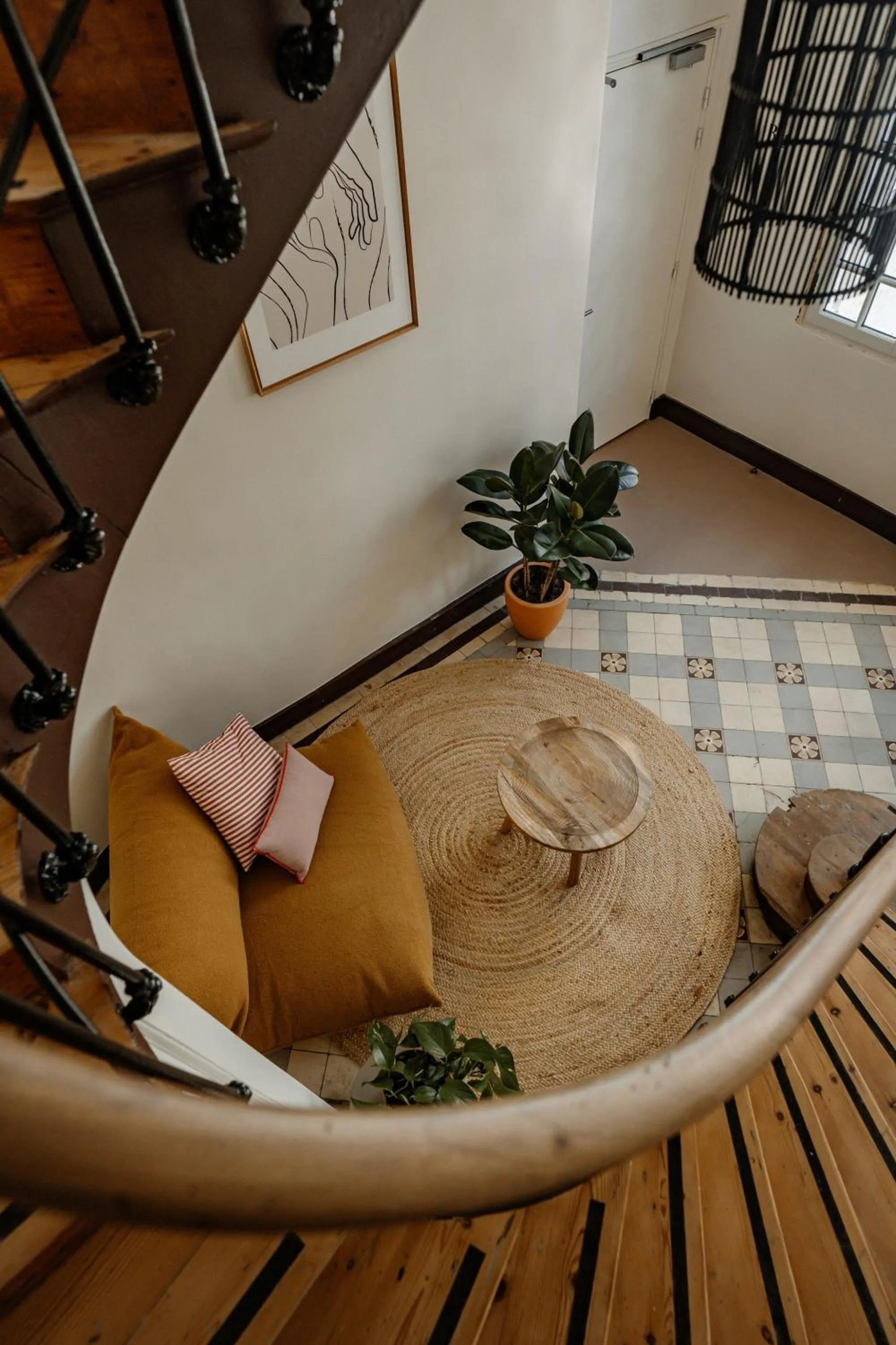 Seating area in CENTRAL Hostel La Rochelle Centre