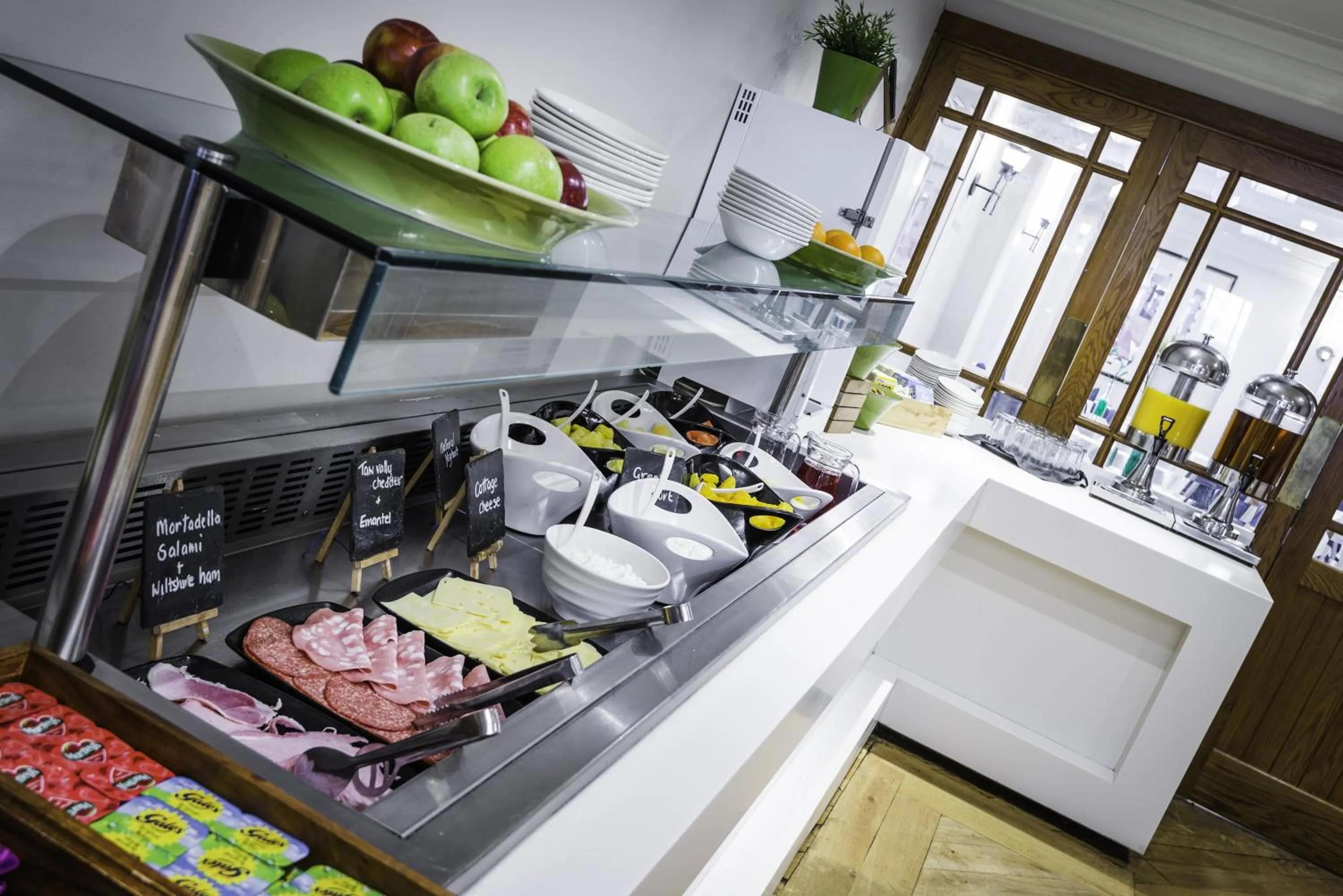 Breakfast in Holiday Inn - Glasgow Airport by IHG