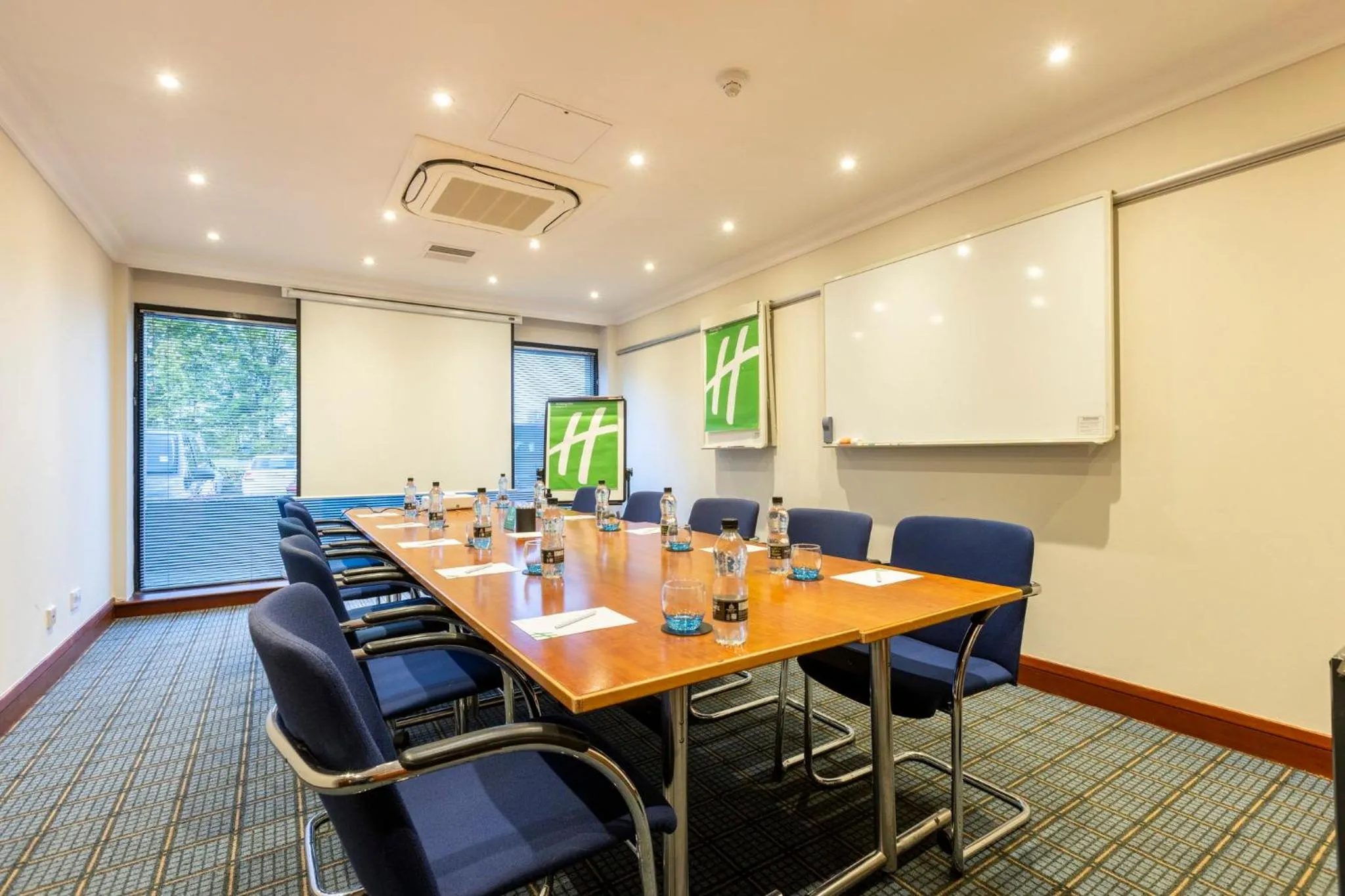 Meeting/conference room in Holiday Inn - Glasgow Airport by IHG