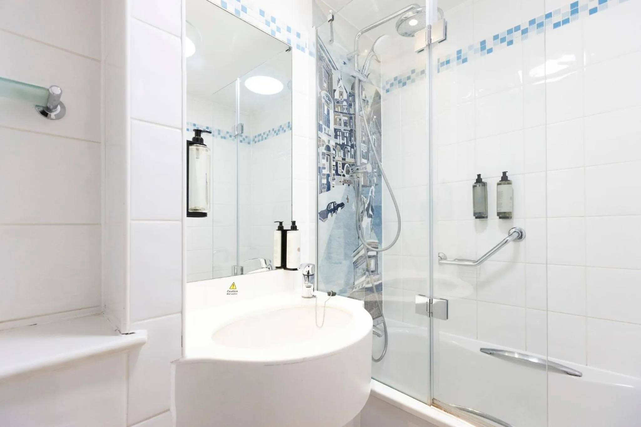 Bathroom in Holiday Inn - Glasgow Airport by IHG