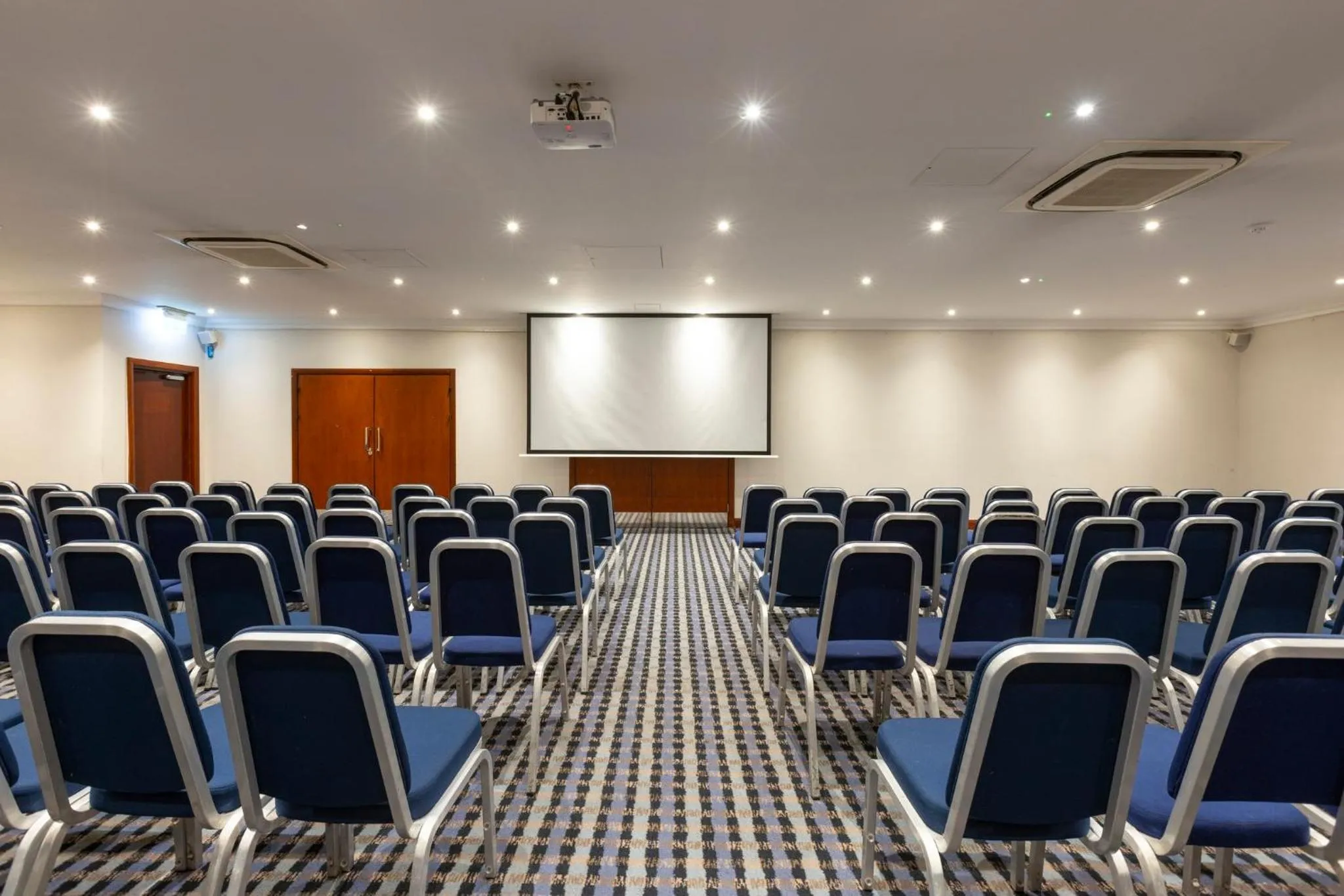 Meeting/conference room in Holiday Inn - Glasgow Airport by IHG