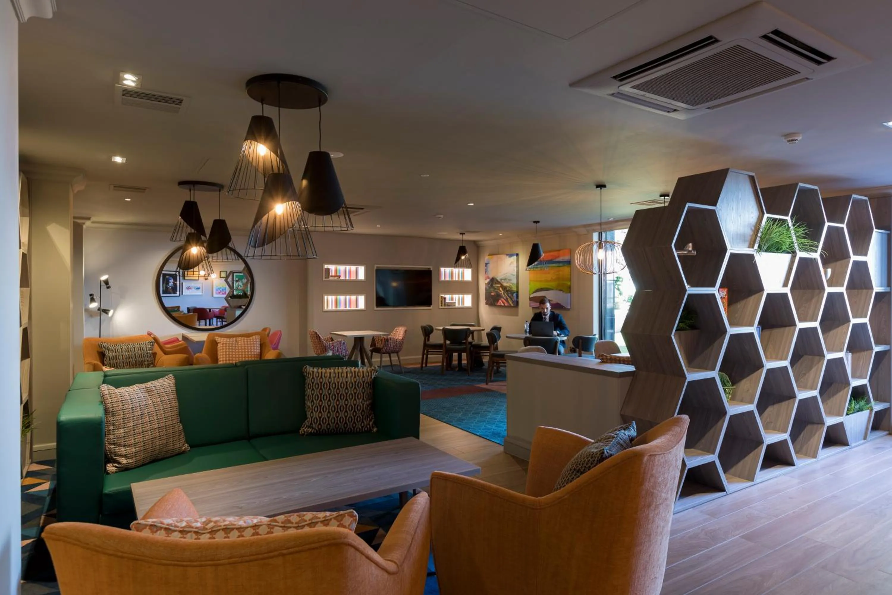 Lounge or bar in Holiday Inn - Glasgow Airport by IHG