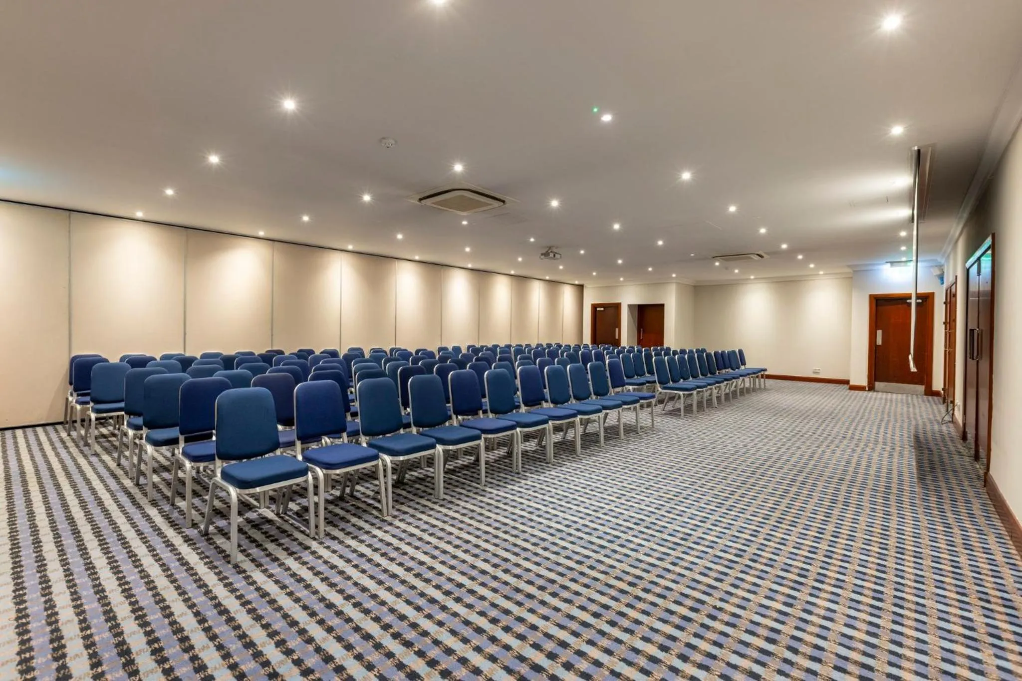 Meeting/conference room in Holiday Inn - Glasgow Airport by IHG