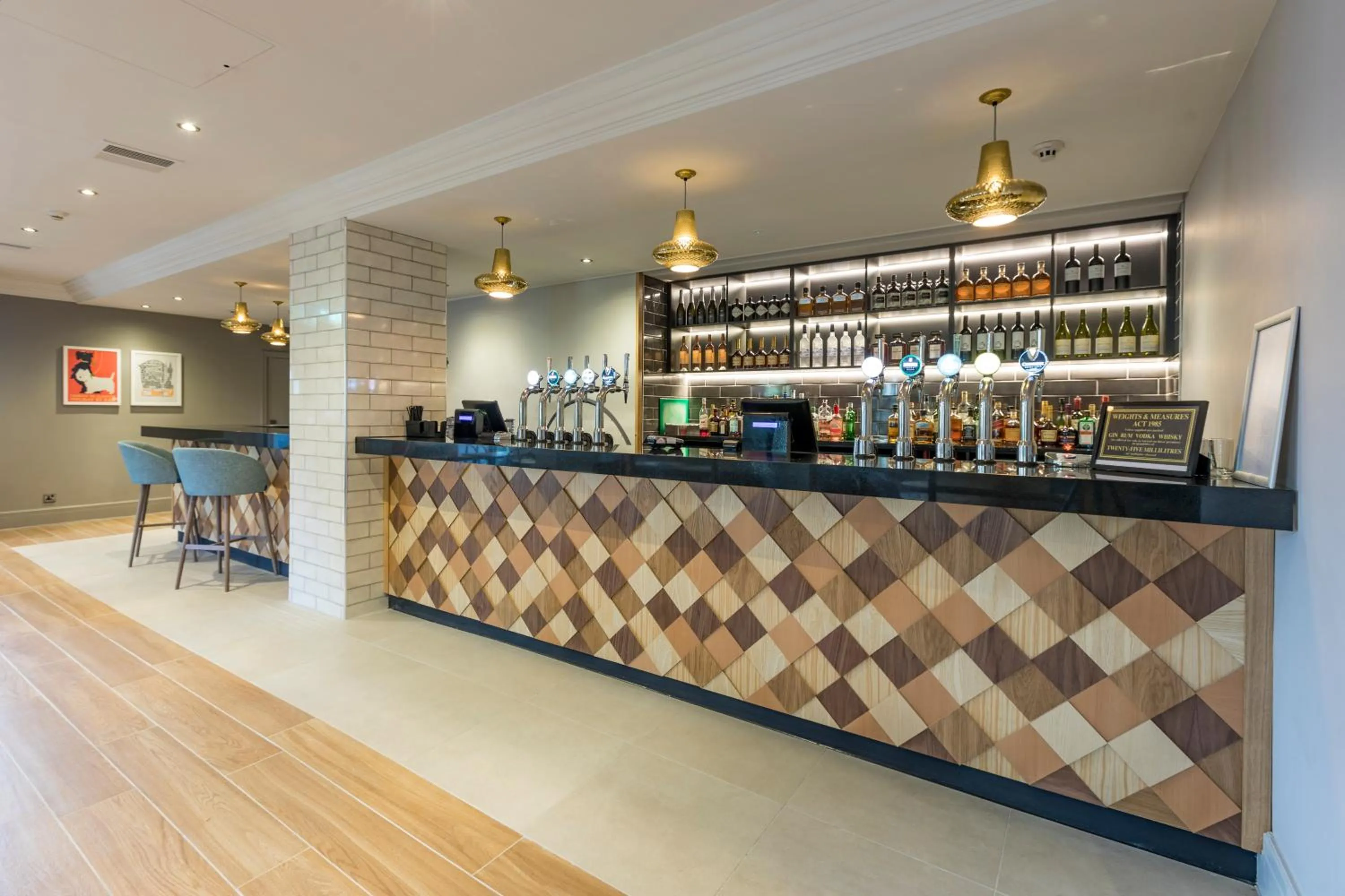Lounge or bar in Holiday Inn - Glasgow Airport by IHG
