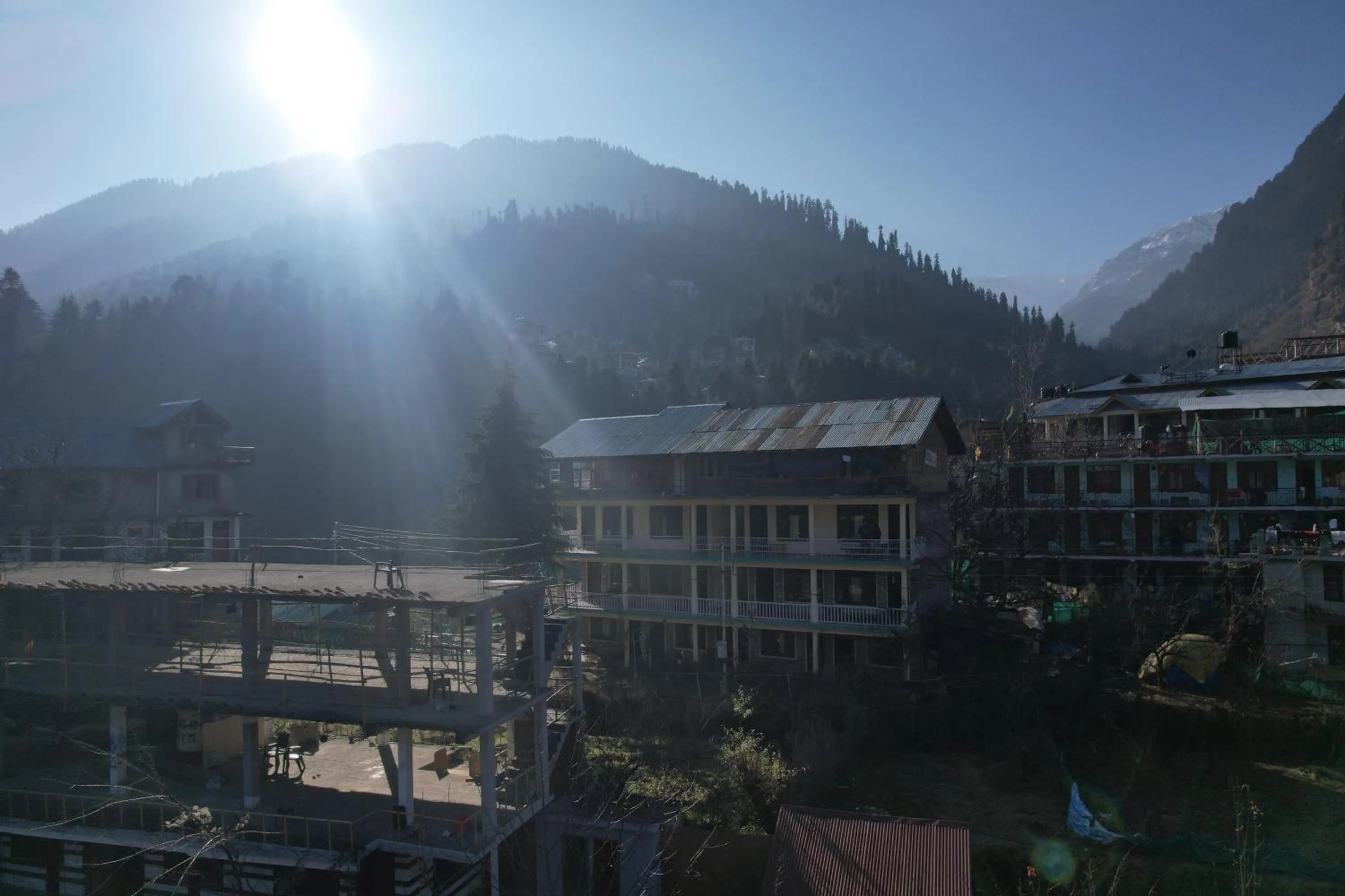 Property building in Beholden Stay And Cafe - A Luxury Boutique Hotel In Manali