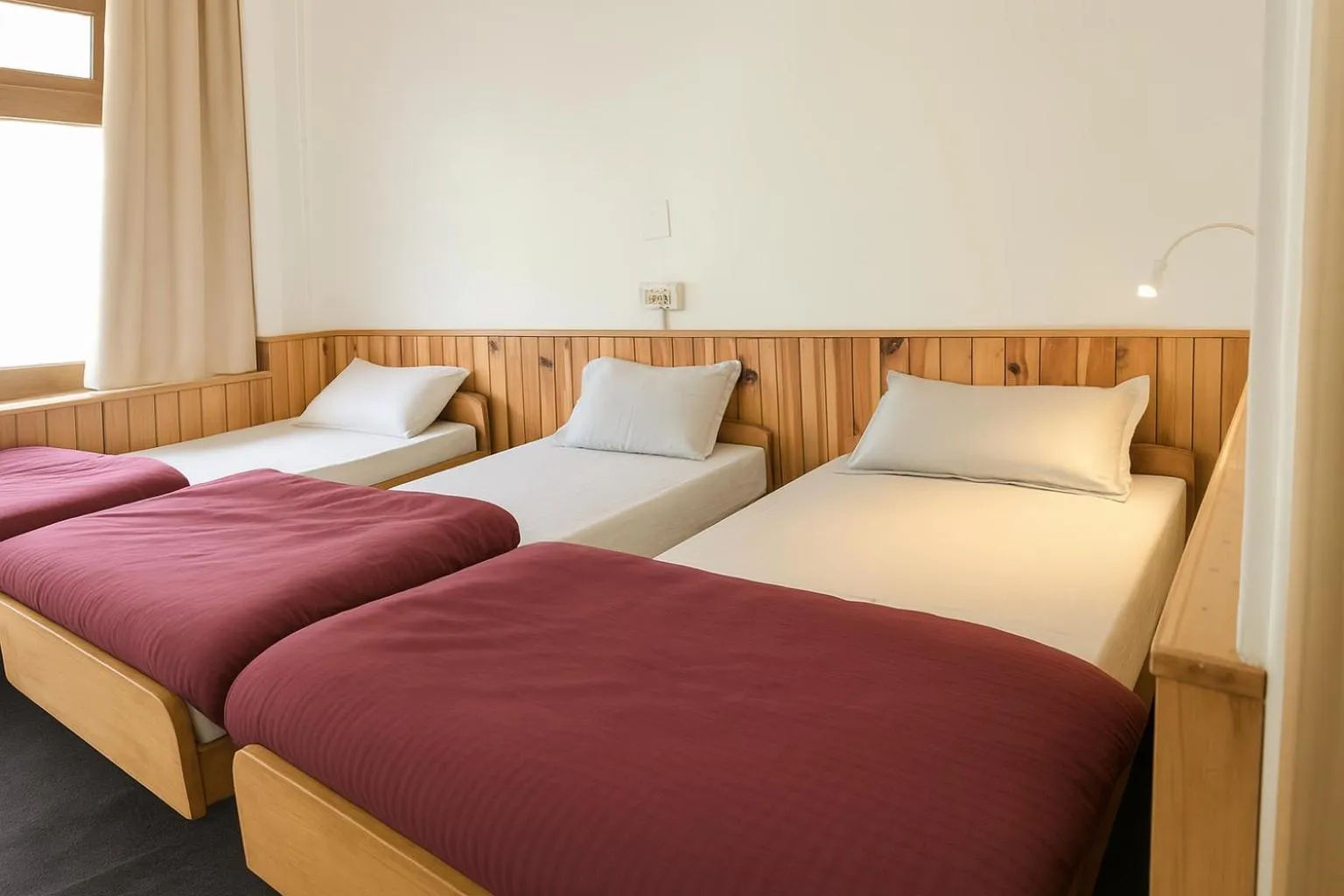 Bed in Beholden Stay And Cafe - A Luxury Boutique Hotel In Manali