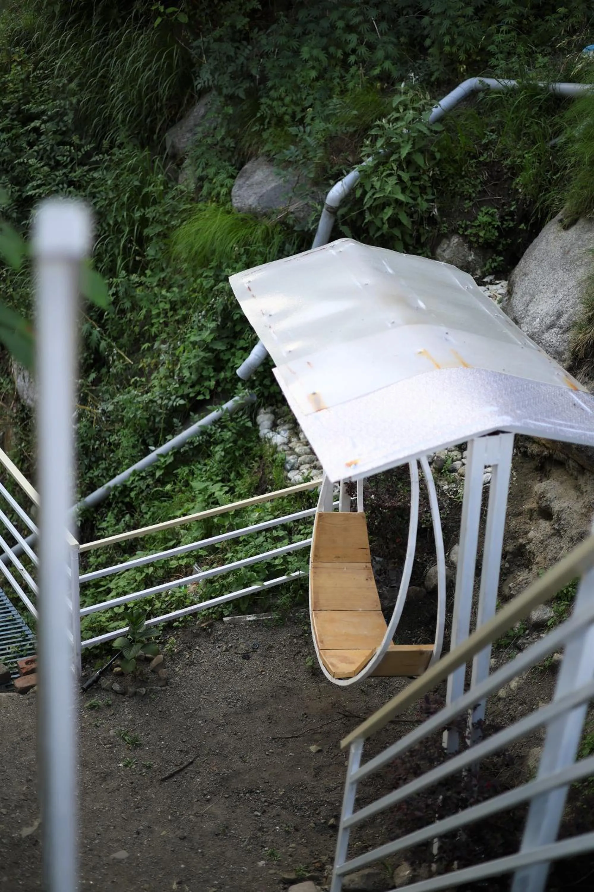 Property building in Beholden Stay And Cafe - A Luxury Boutique Hotel In Manali