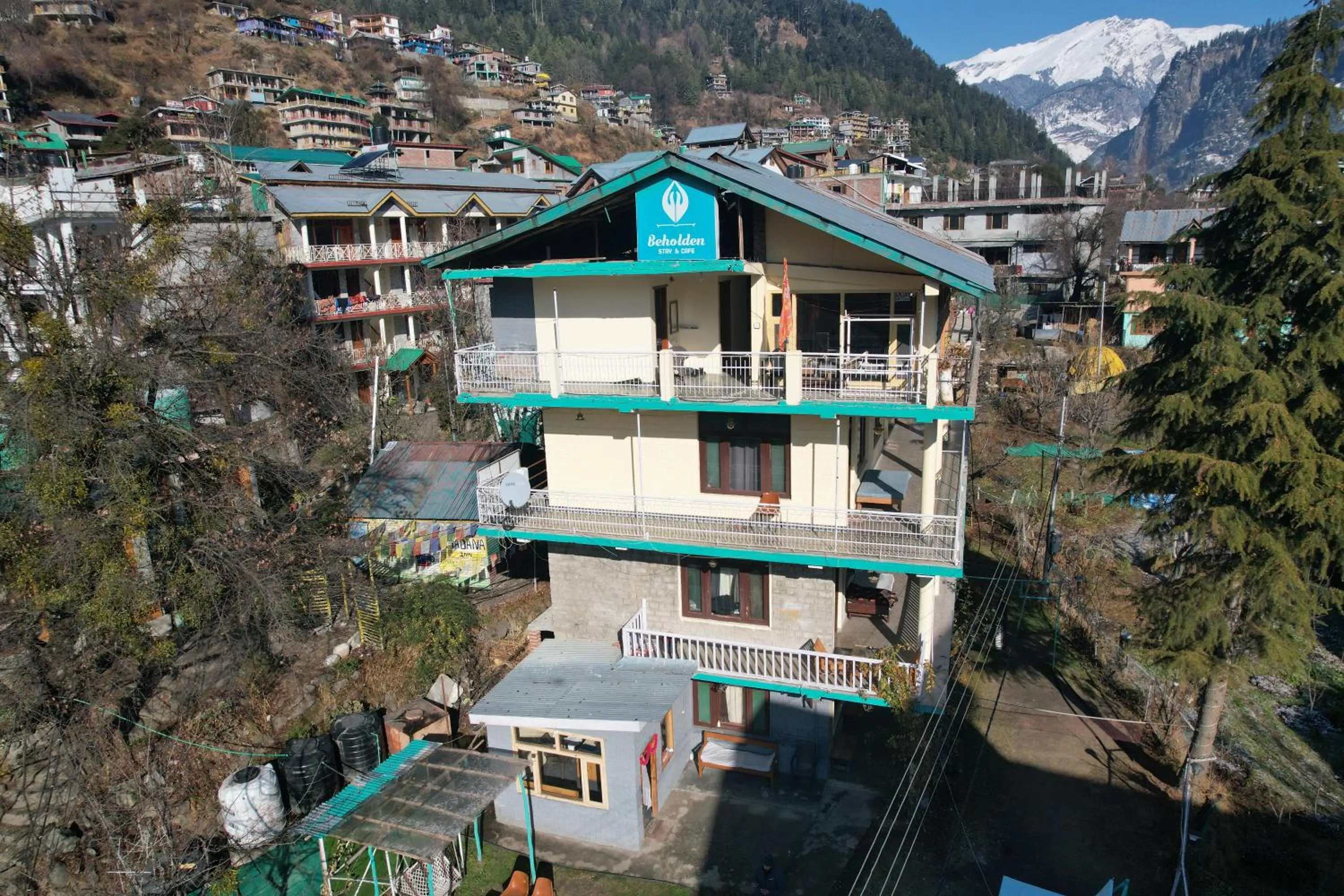 Property building in Beholden Stay And Cafe - A Luxury Boutique Hotel In Manali