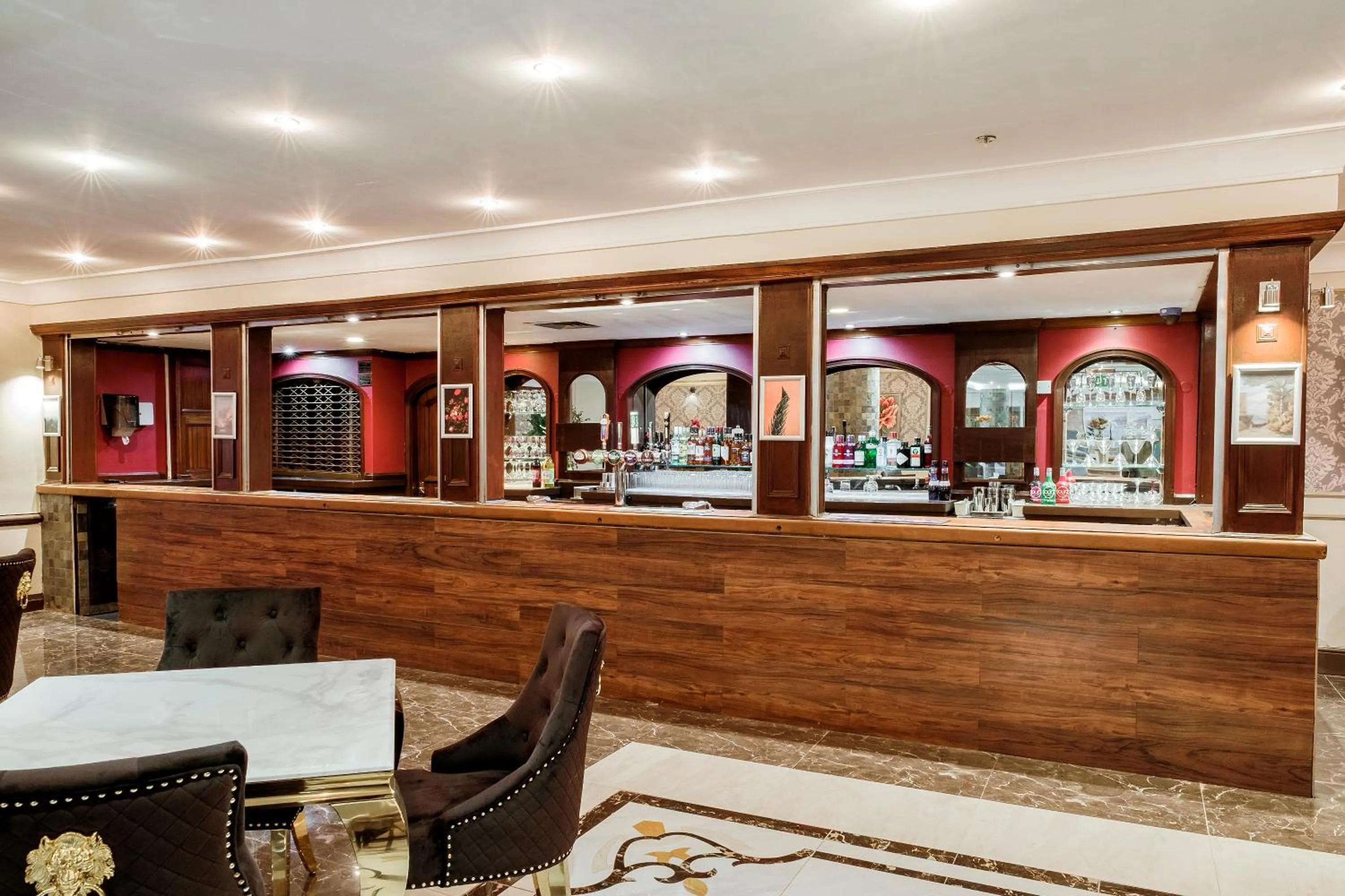 Lounge or bar in Muthu Glasgow River Hotel