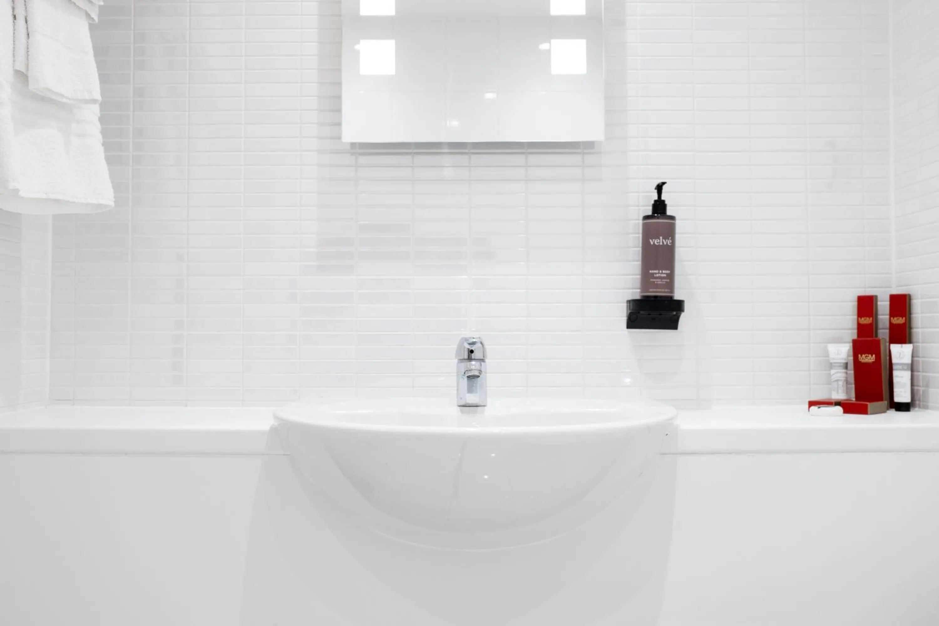 Bathroom in Muthu Glasgow River Hotel