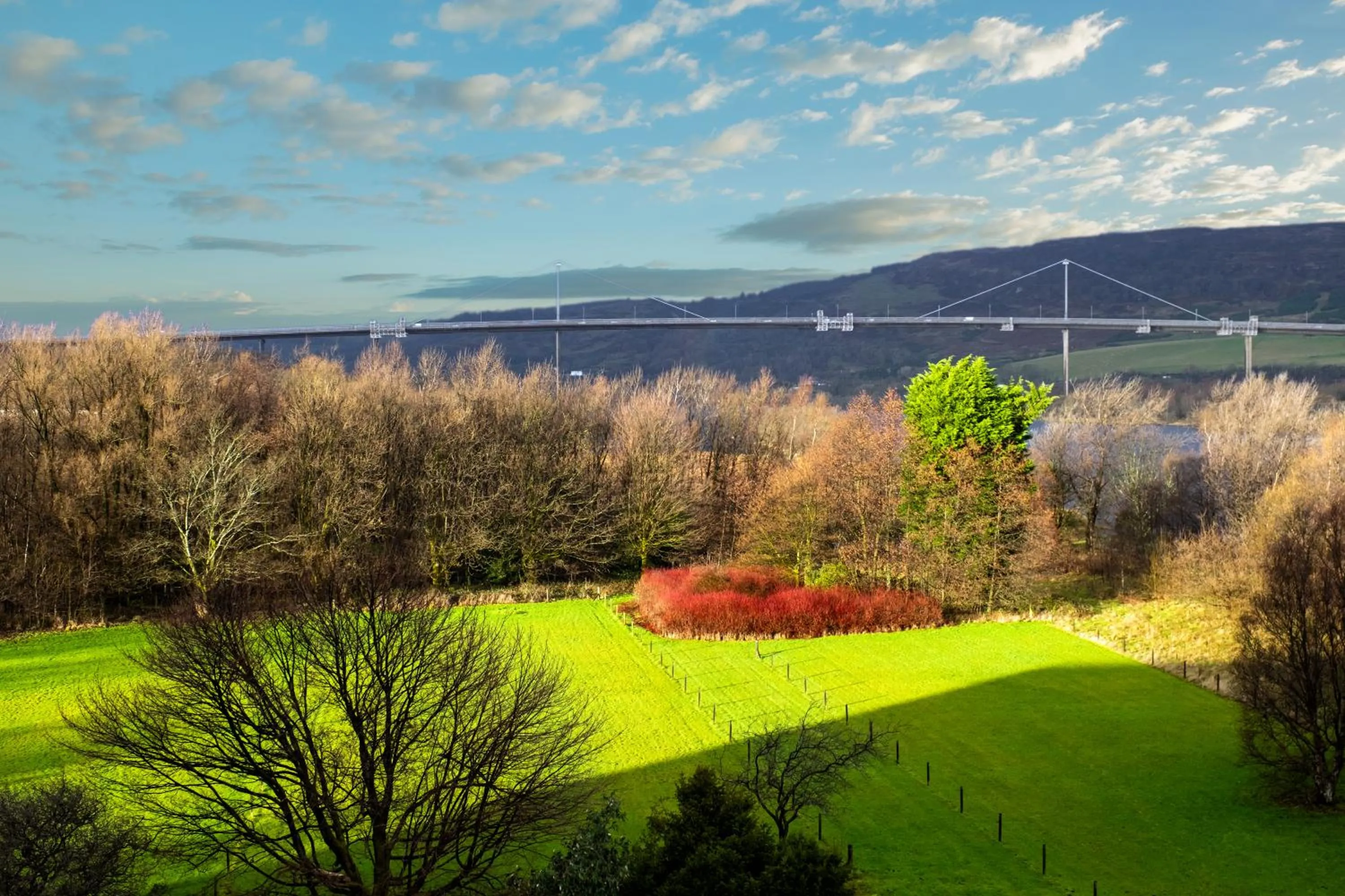 Mountain view in Muthu Glasgow River Hotel