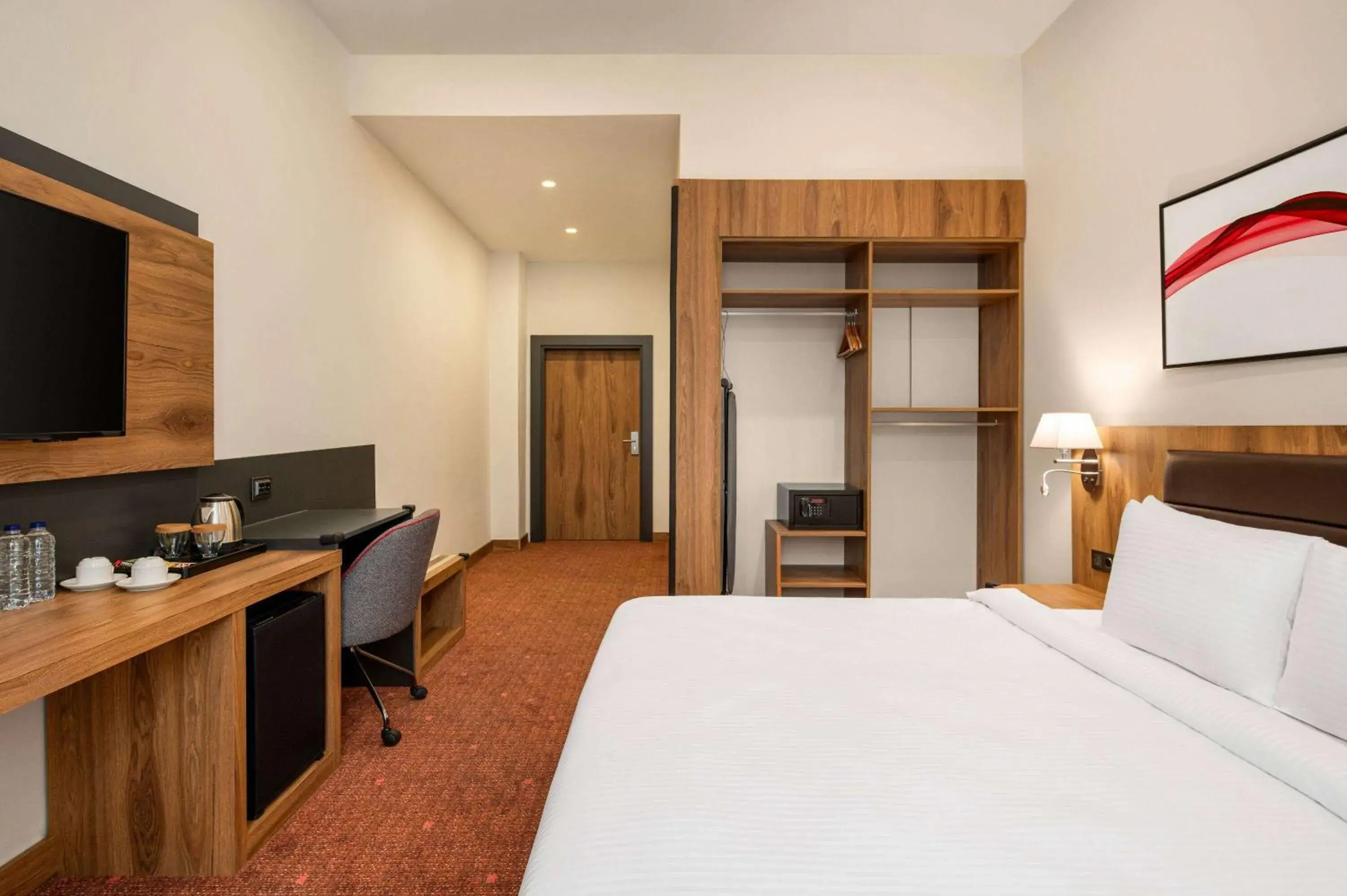 King Room - Mobility Access/Non-Smoking in Ramada by Wyndham Karacabey King Room - Mobility Access/Non-Smoking in Ramada by Wyndham Karacabey