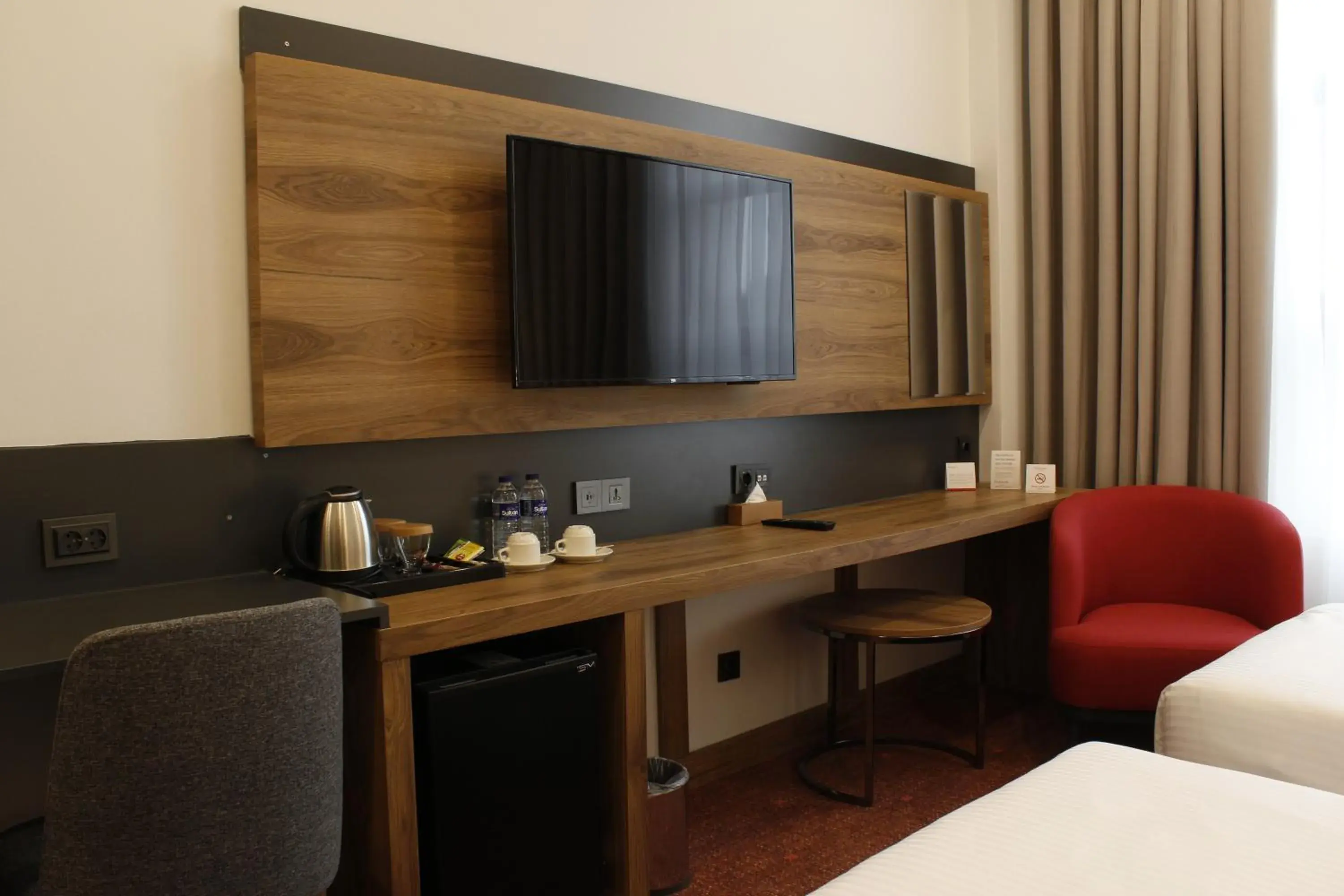 Twin Room with Two Single Beds - Smoking in Ramada by Wyndham Karacabey Twin Room with Two Single Beds - Smoking in Ramada by Wyndham Karacabey