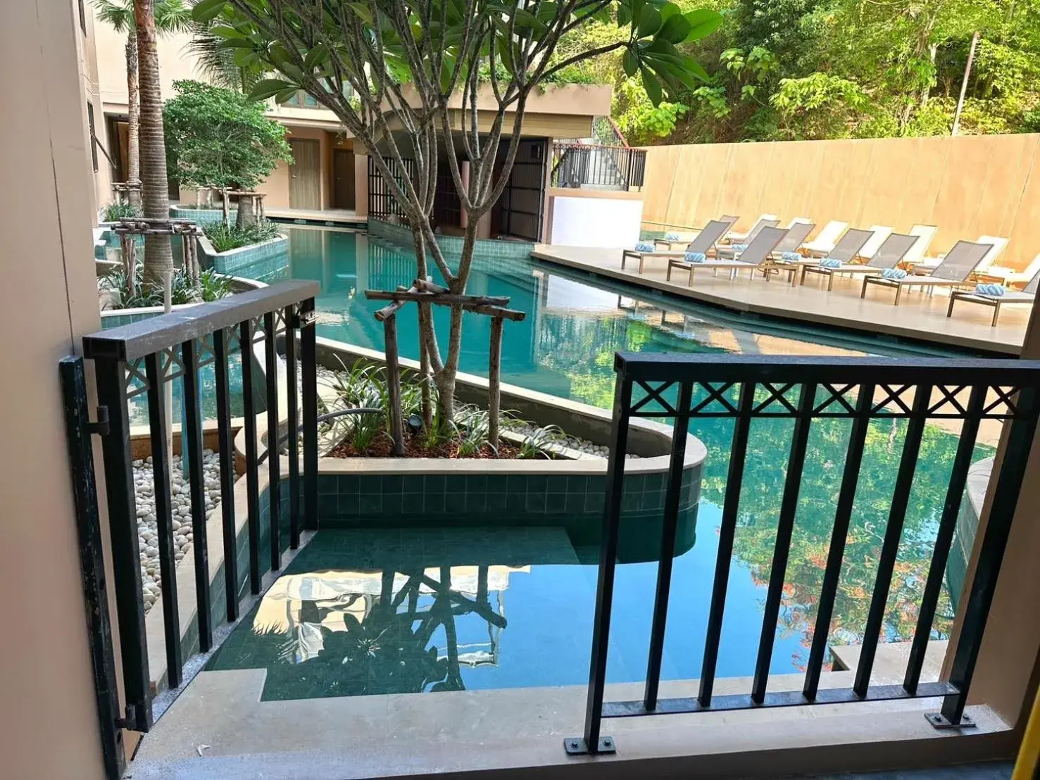 Deluxe King Room with Pool Access in The Proud Karon Beach Phuket Trademark Collection By Wyndham Deluxe King Room with Pool Access in The Proud Karon Beach Phuket Trademark Collection By Wyndham