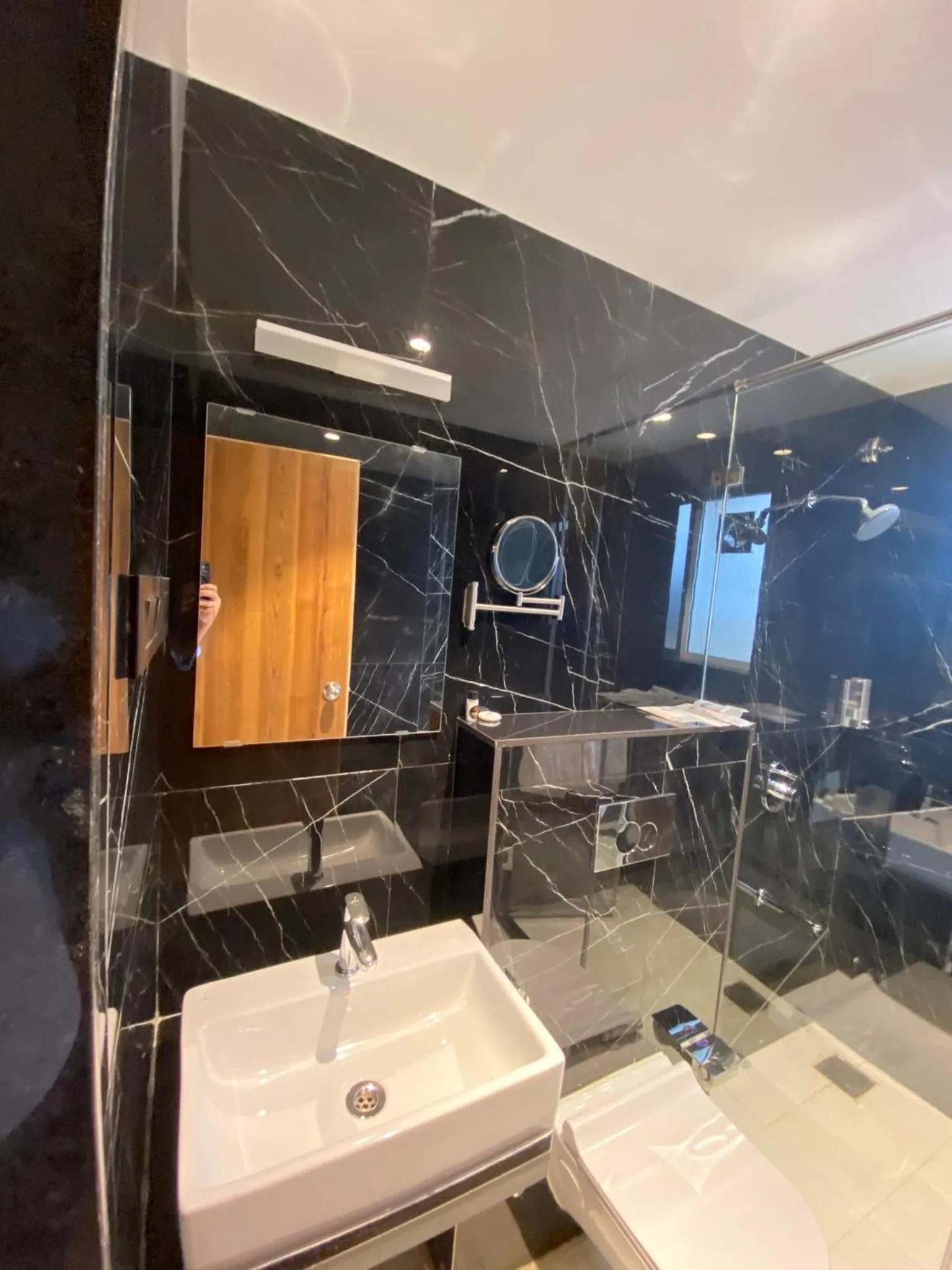 Bathroom in Hotel Mumbai House, Valnai Malad