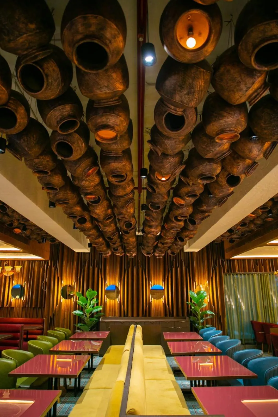 Restaurant/places to eat in Hotel Mumbai House, Valnai Malad