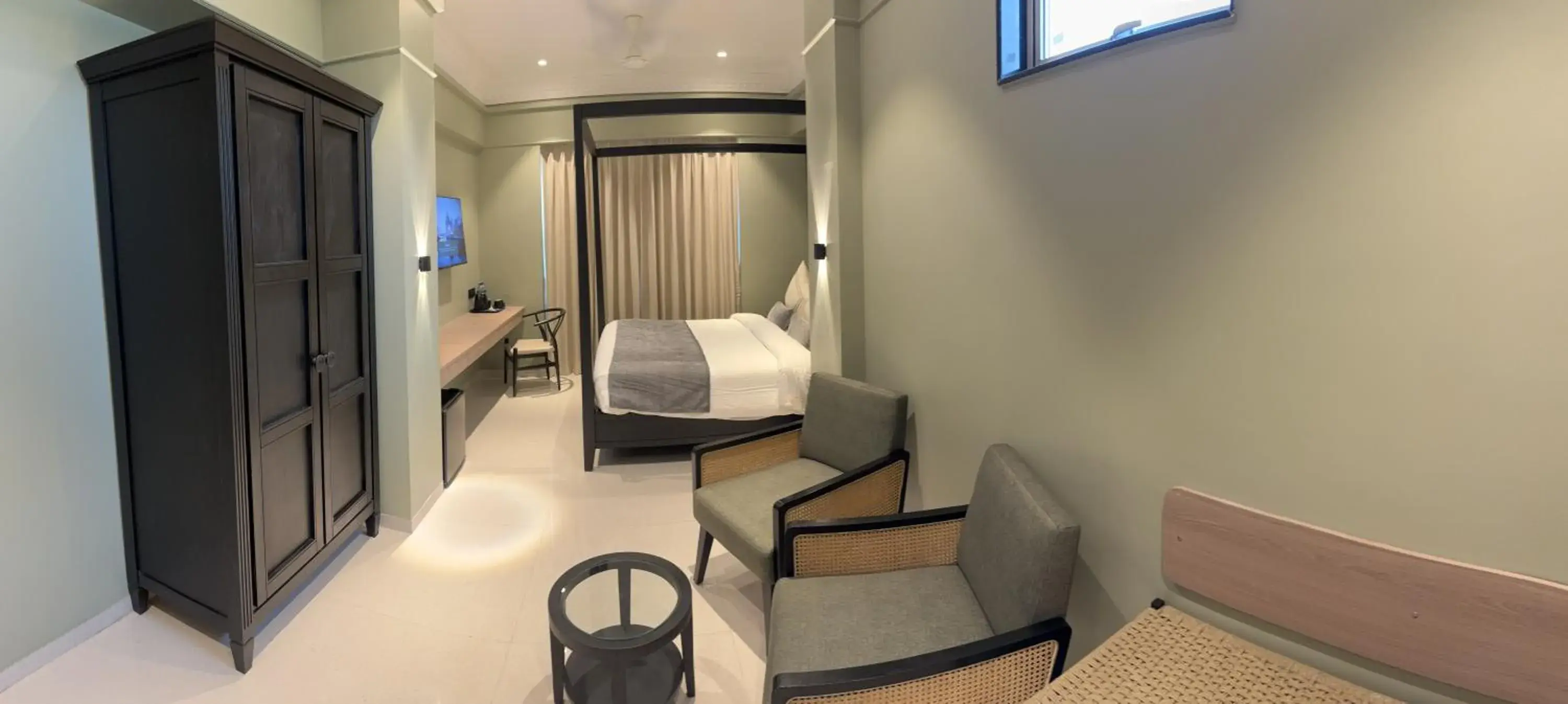 Superior Double Room in Hotel Mumbai House, Valnai Malad Superior Double Room in Hotel Mumbai House, Valnai Malad