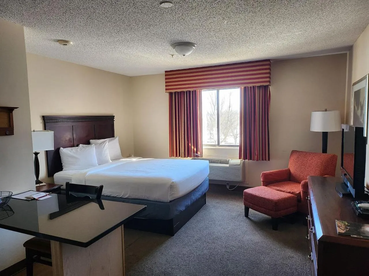 Bedroom, Bed in Ashley Quarters Hotel Airport-Cincinnati