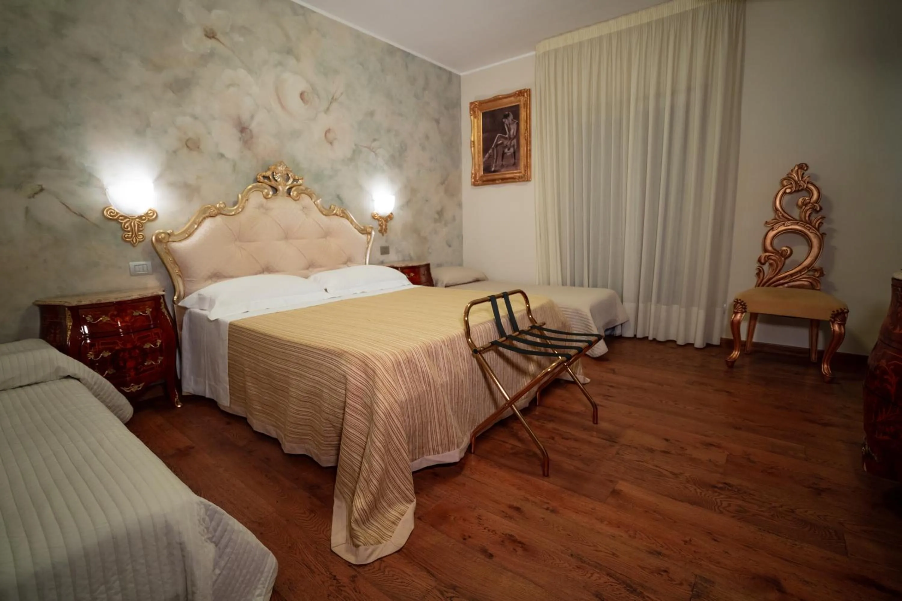 Bed in Villa D'Anzi B&B