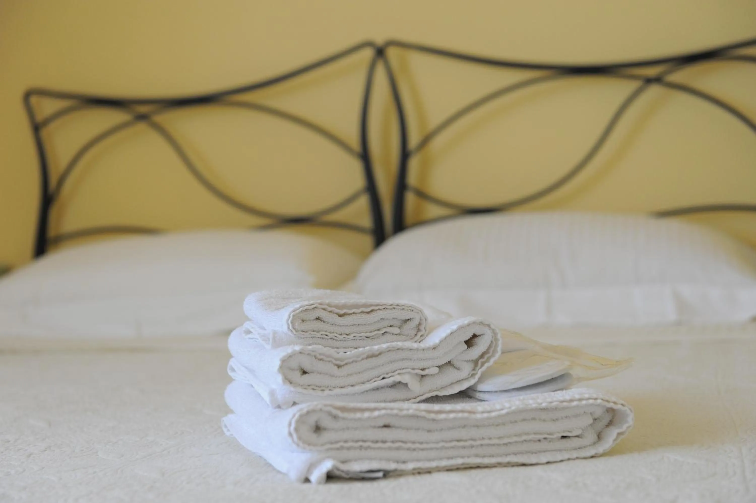 Bathroom, Bed in Villa D'Anzi B&B