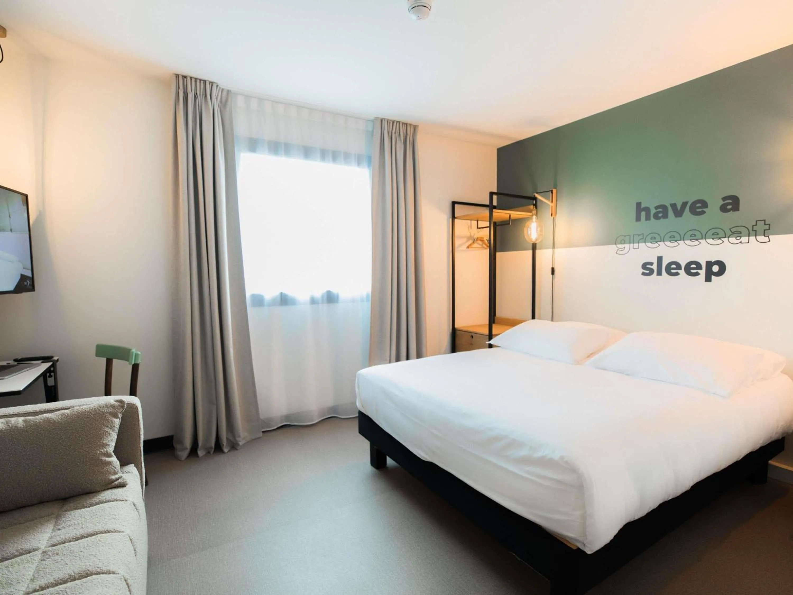 Bedroom, Bed in Greet Hotel Brest Aéroport