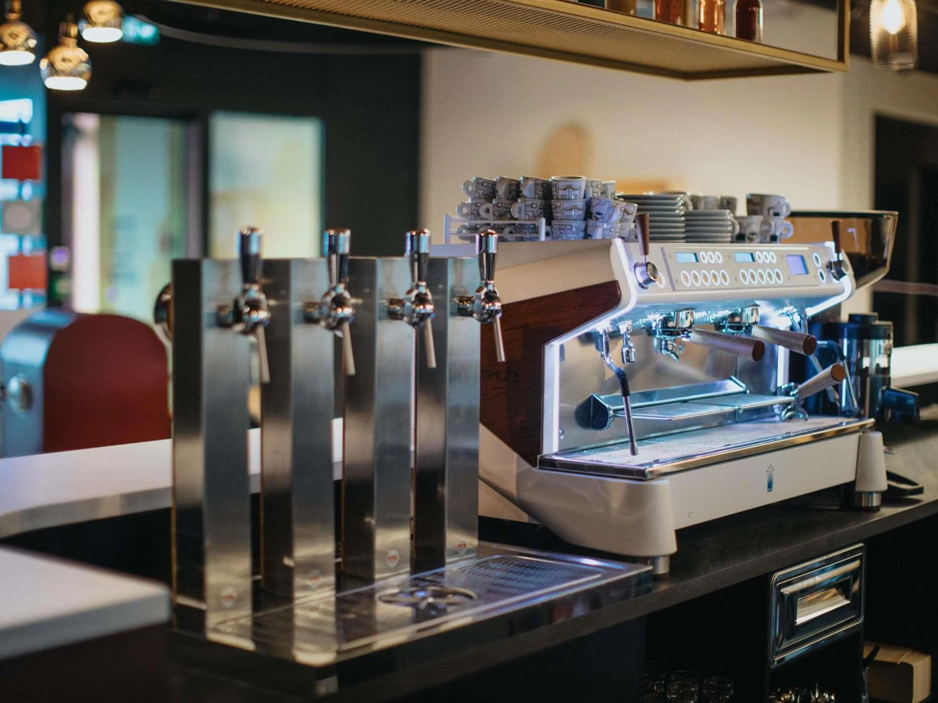Lounge or bar in Greet Hotel Brest Aéroport