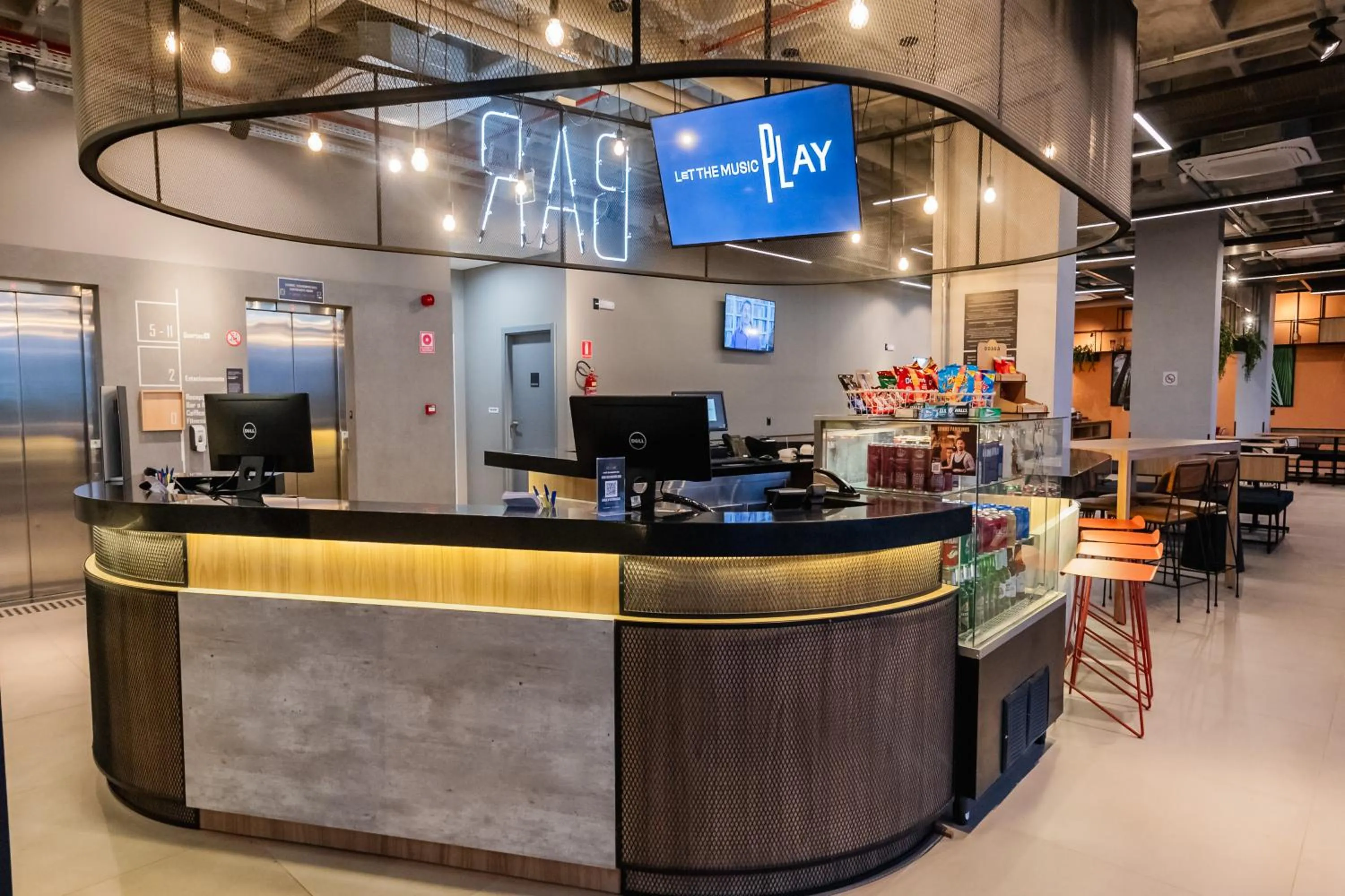 Lobby or reception in ibis Tubarão