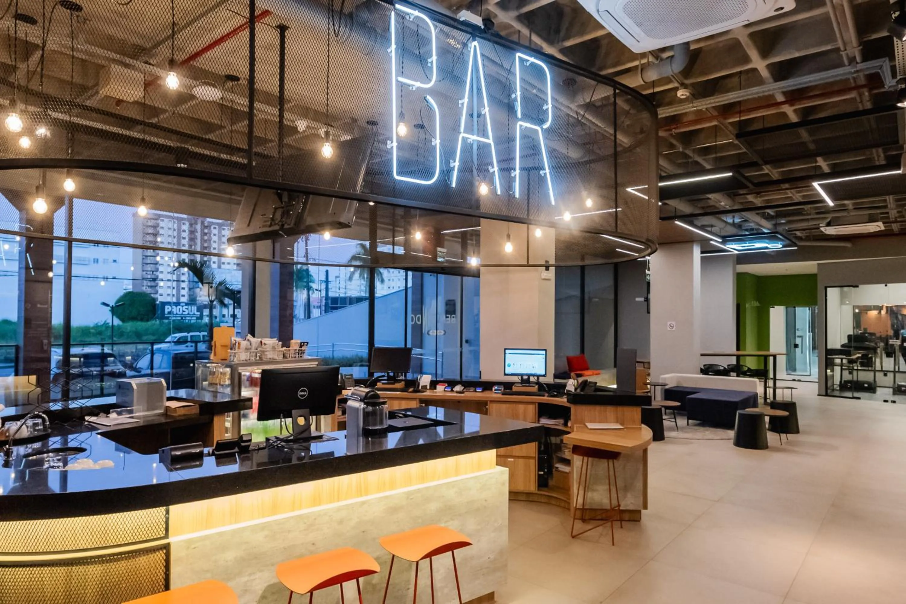 Restaurant/places to eat in ibis Tubarão