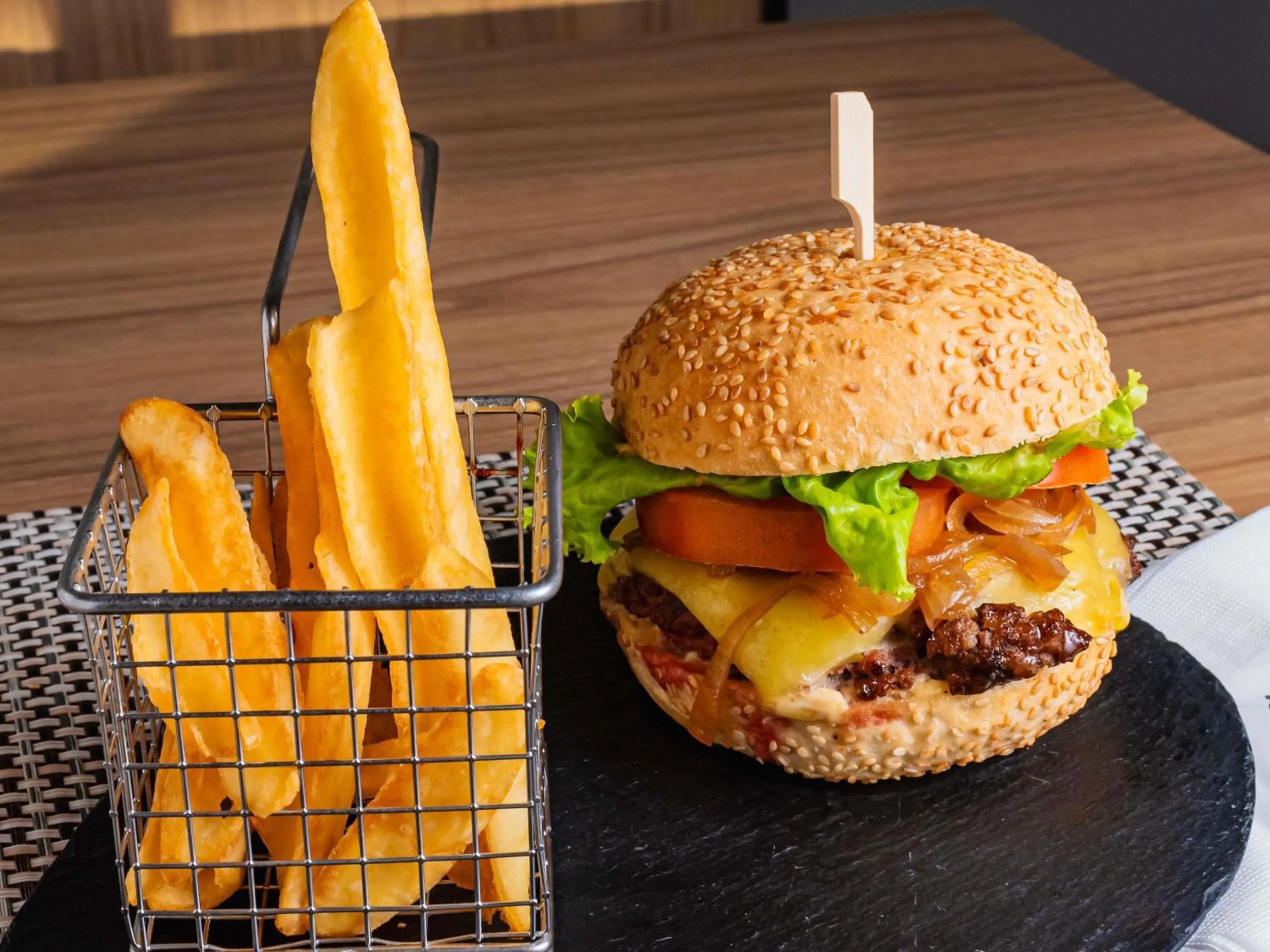 Restaurant/places to eat in ibis Tubarão