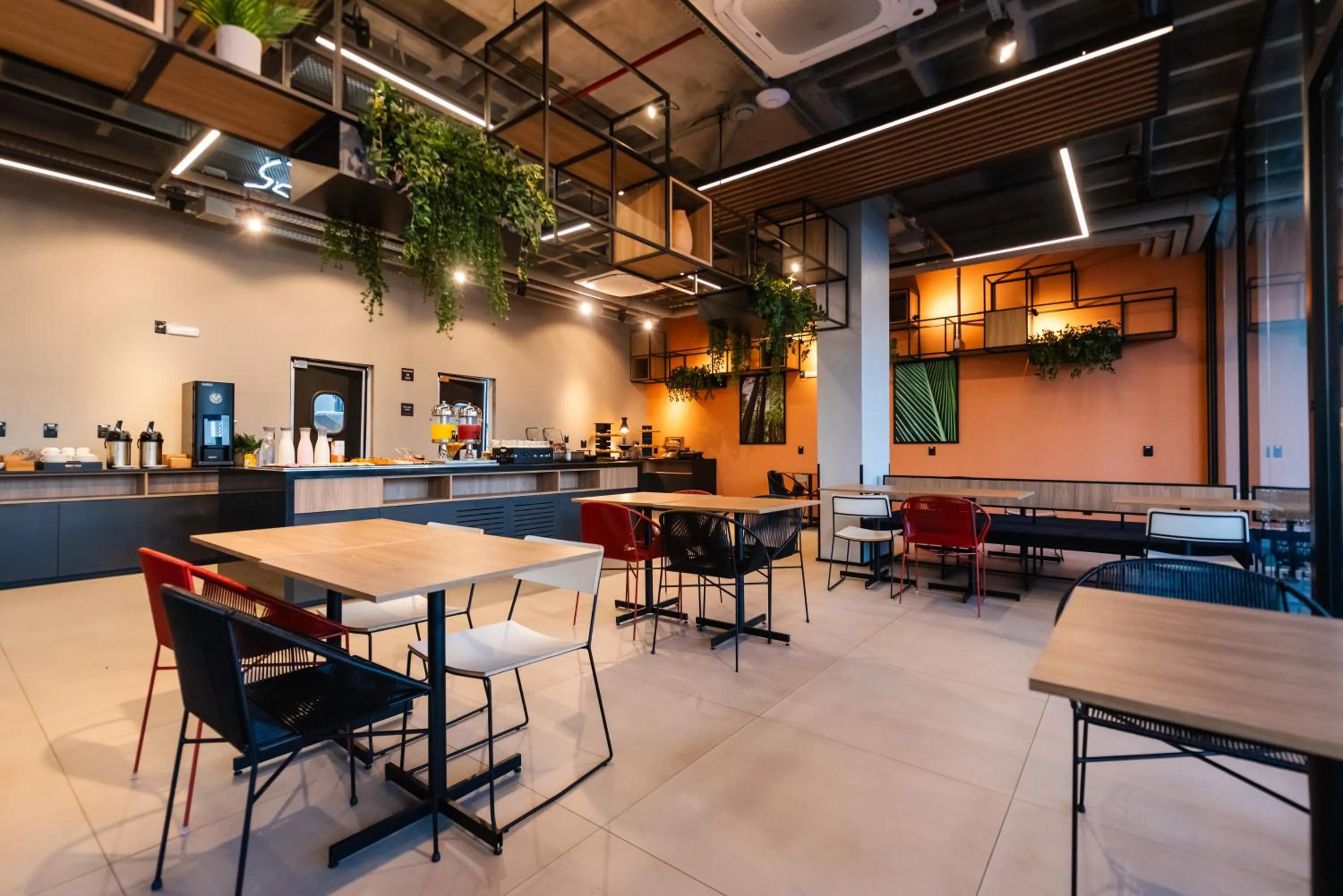 Restaurant/places to eat in ibis Tubarão