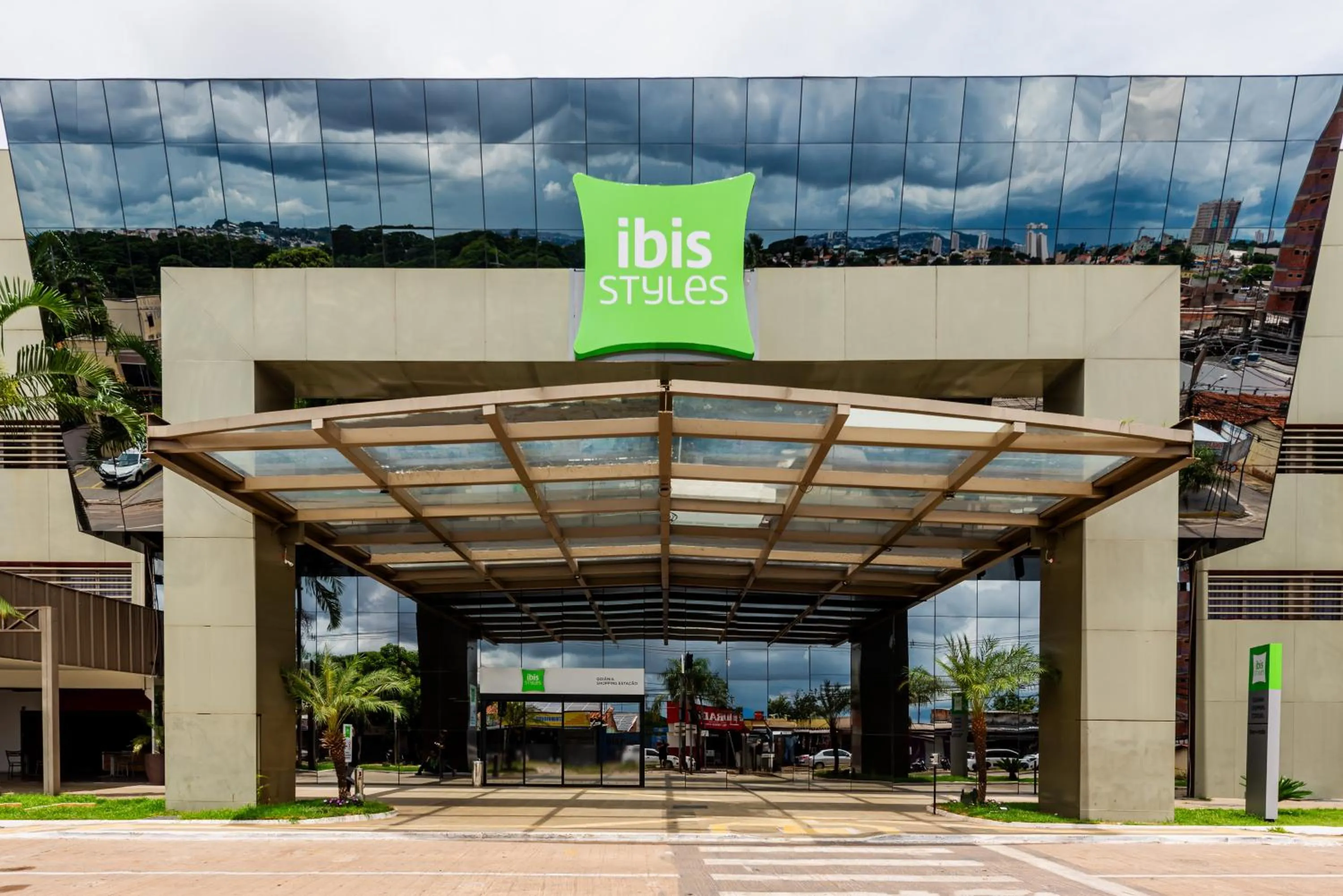 Facade/entrance in ibis Styles Goiânia Shopping Estação