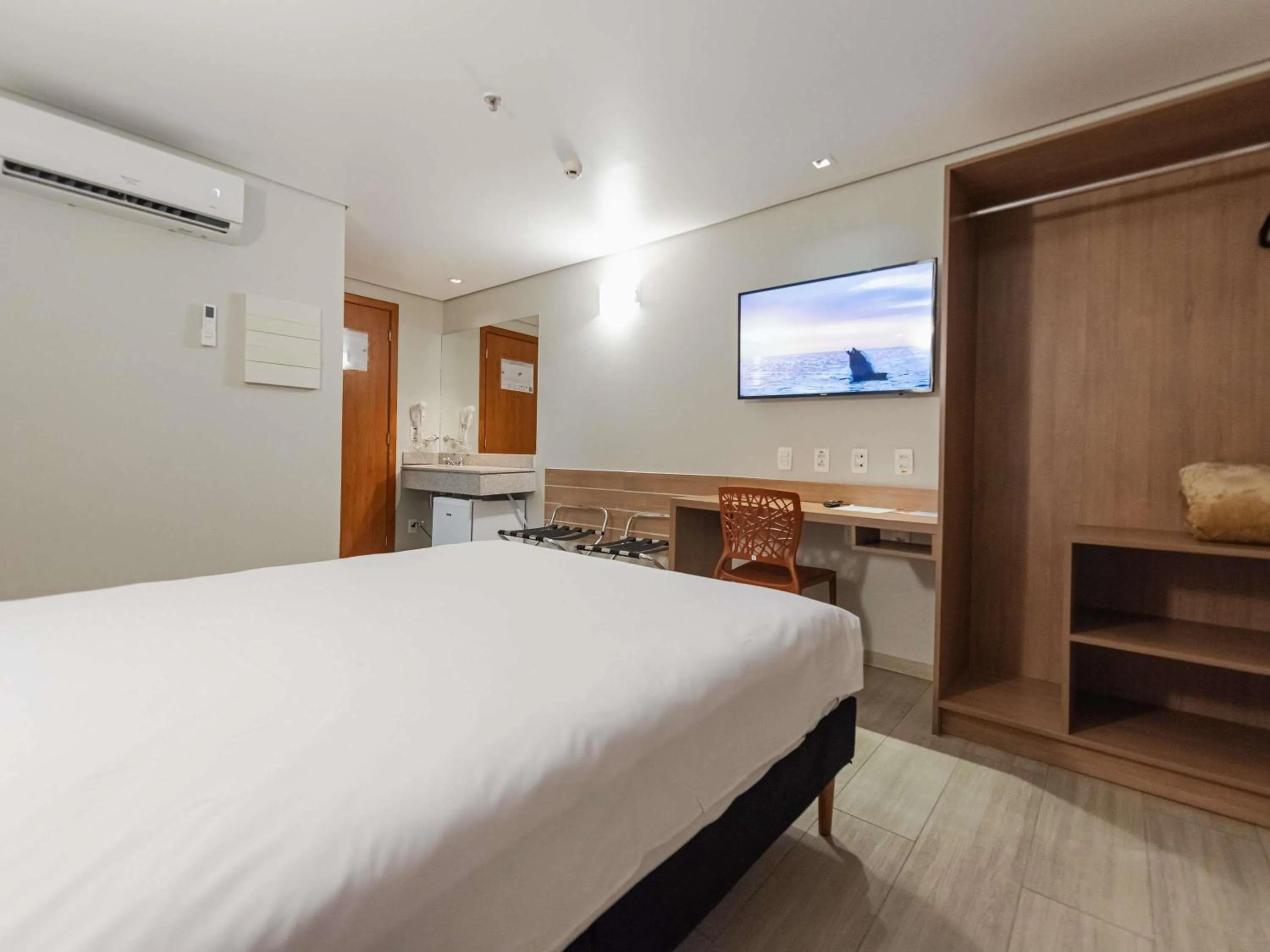 Bedroom, Bed in ibis Styles Goiânia Shopping Estação