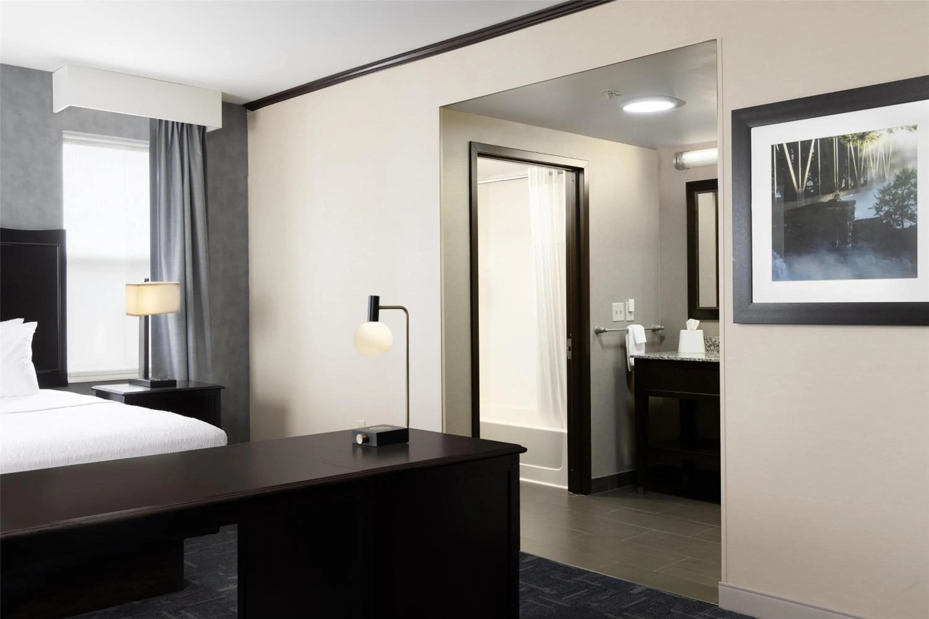 Bedroom, Bed in Hampton Inn Lewiston-Auburn