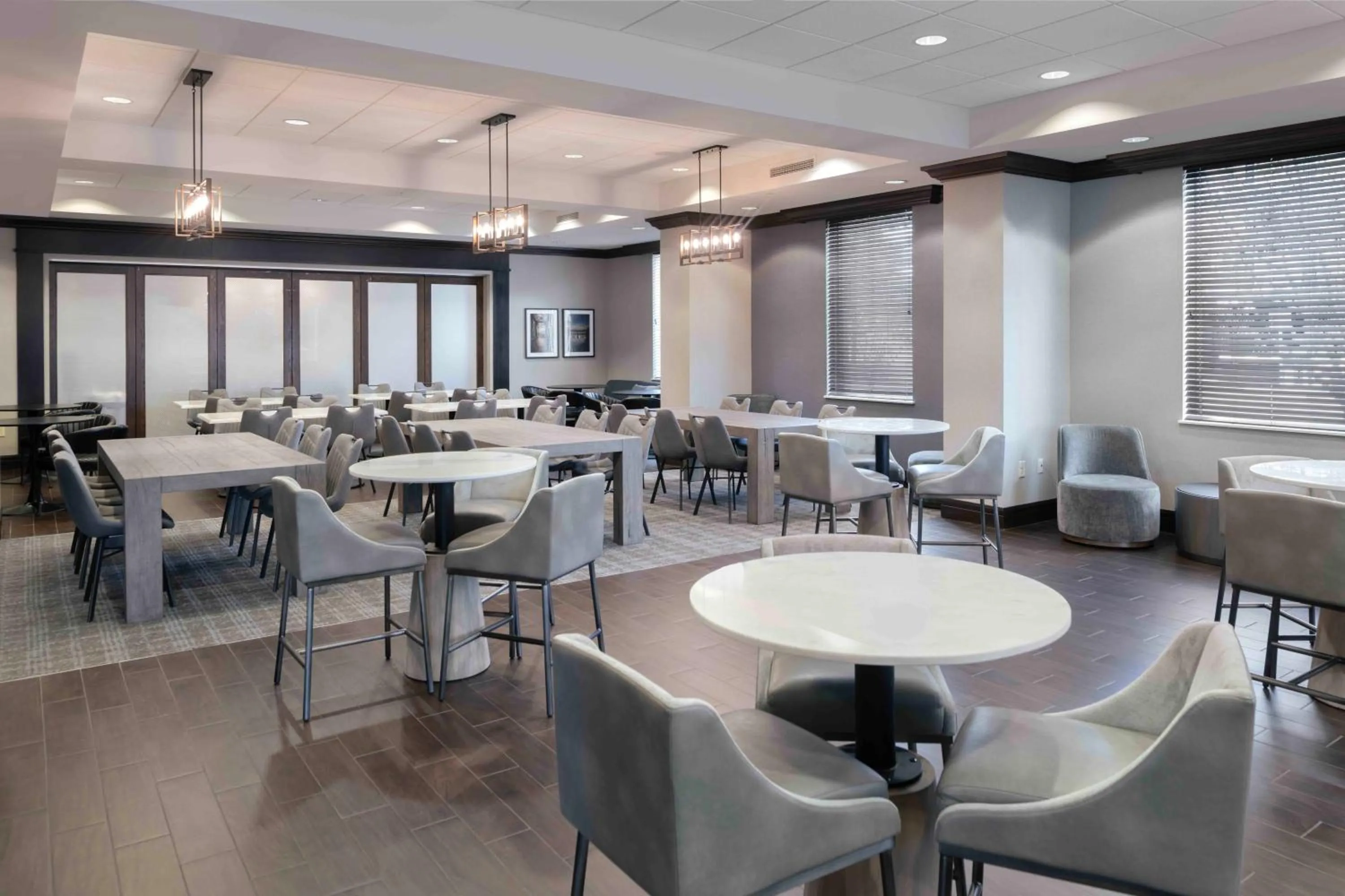 Restaurant/places to eat in Hampton Inn Lewiston-Auburn