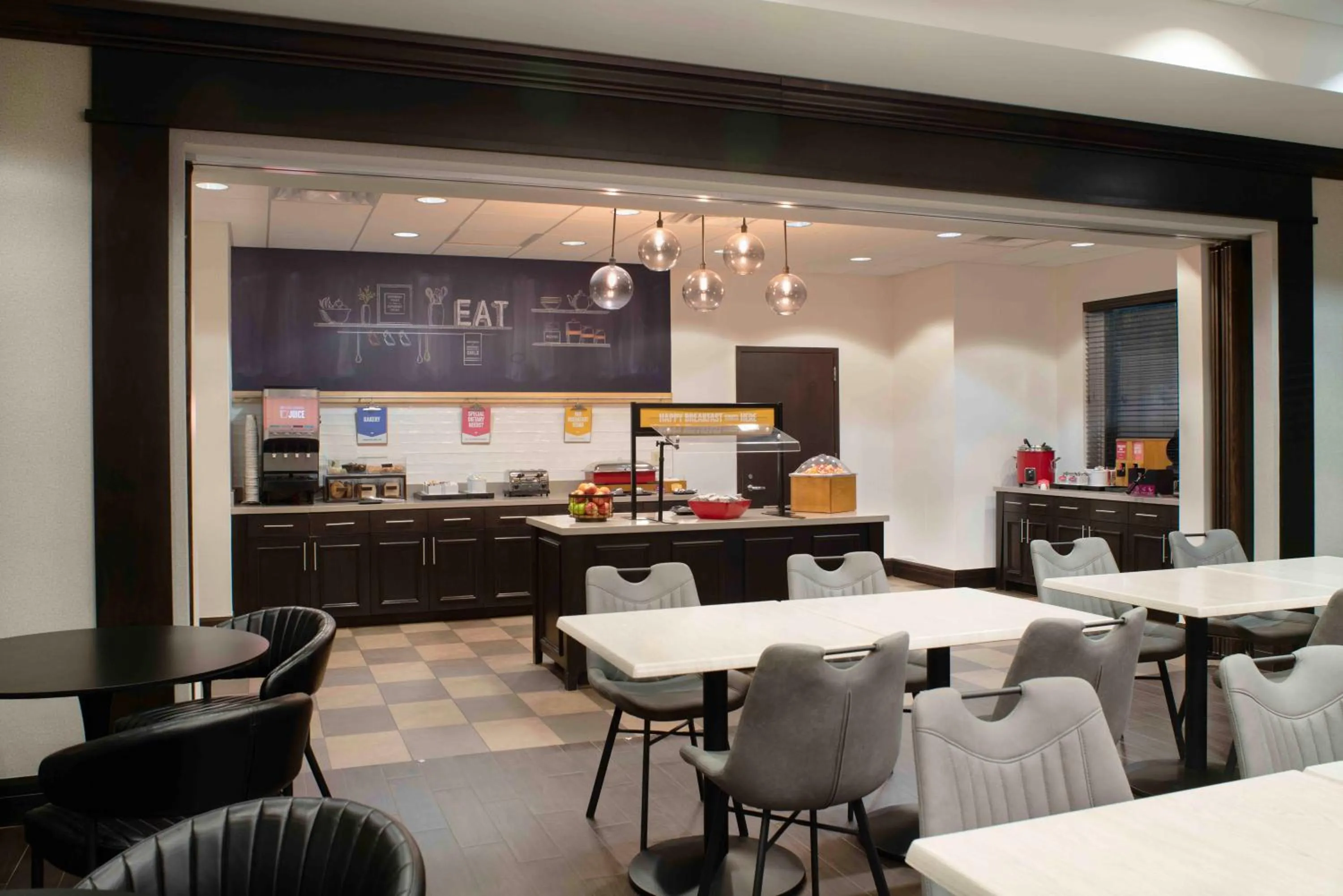Restaurant/places to eat in Hampton Inn Lewiston-Auburn