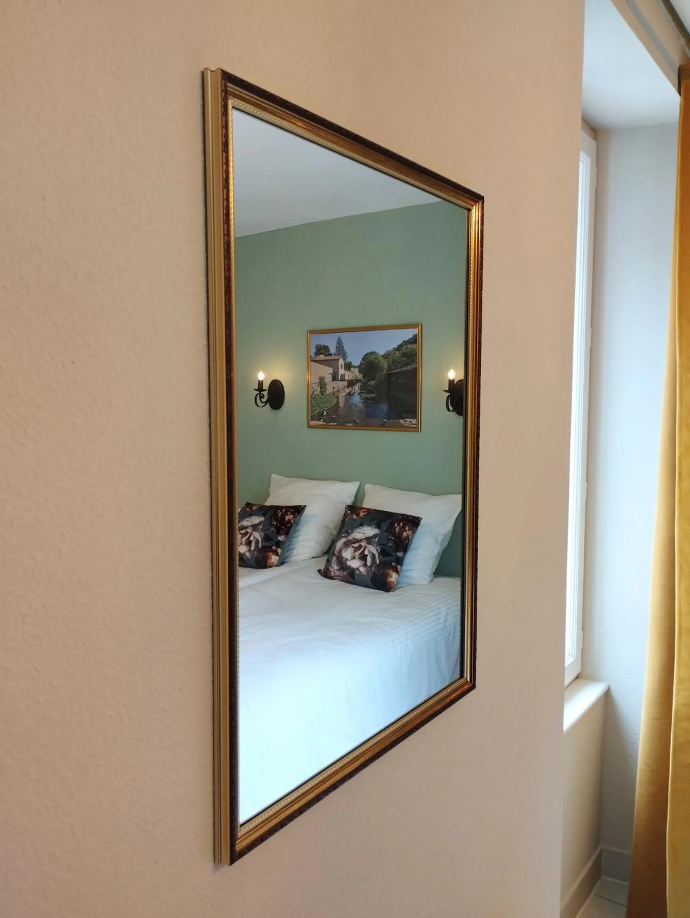 Bed in Hotel Rêve de la Vallée