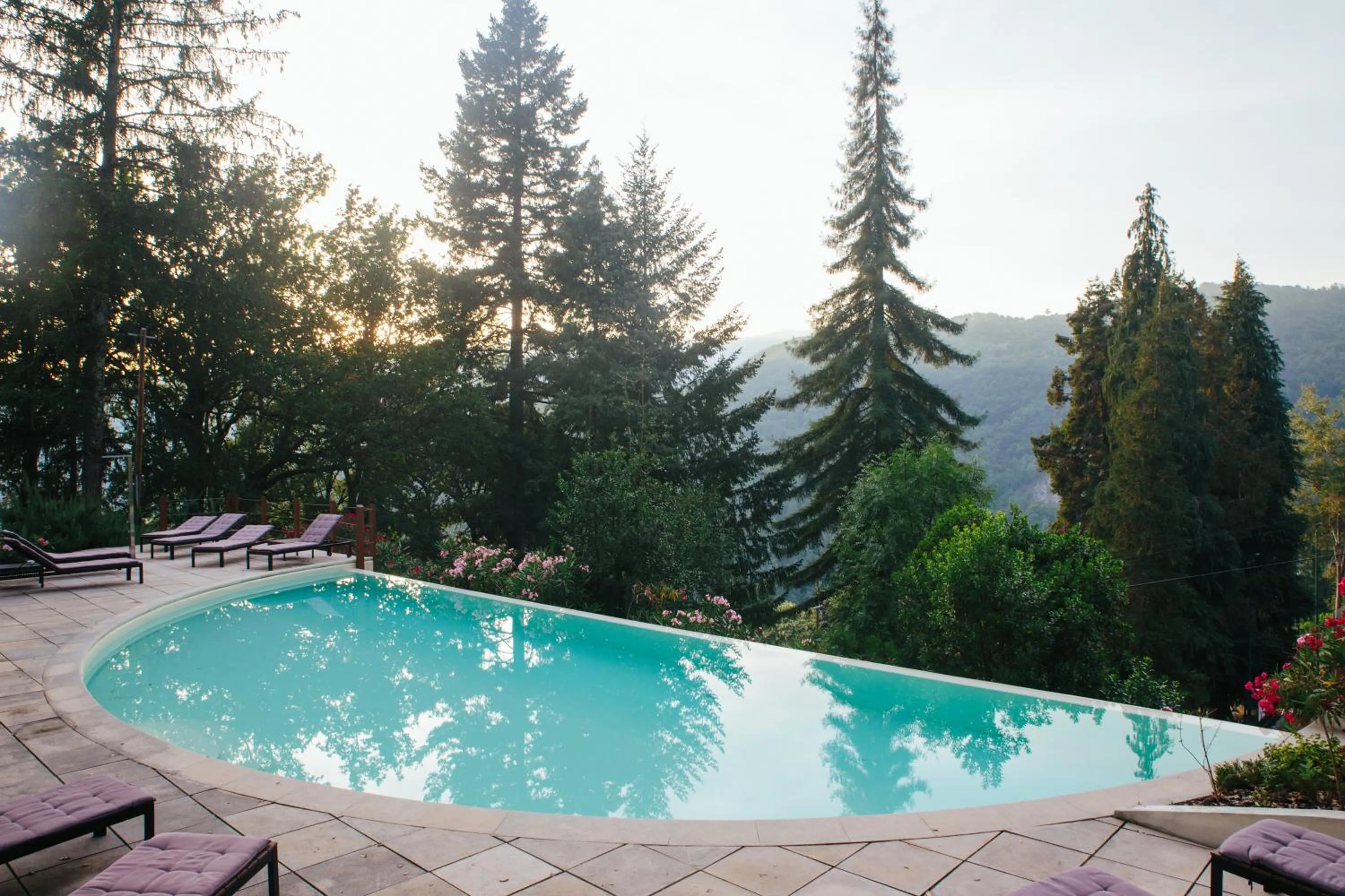 Pool view in Hotel Rural Misarela