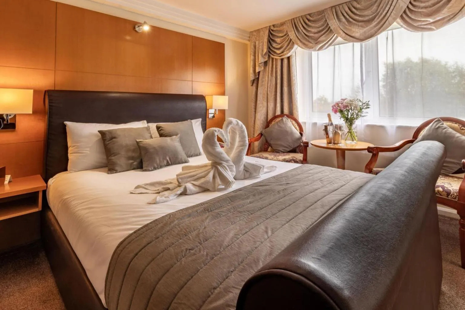 Bedroom, Bed in Britannia Leeds Bradford Airport