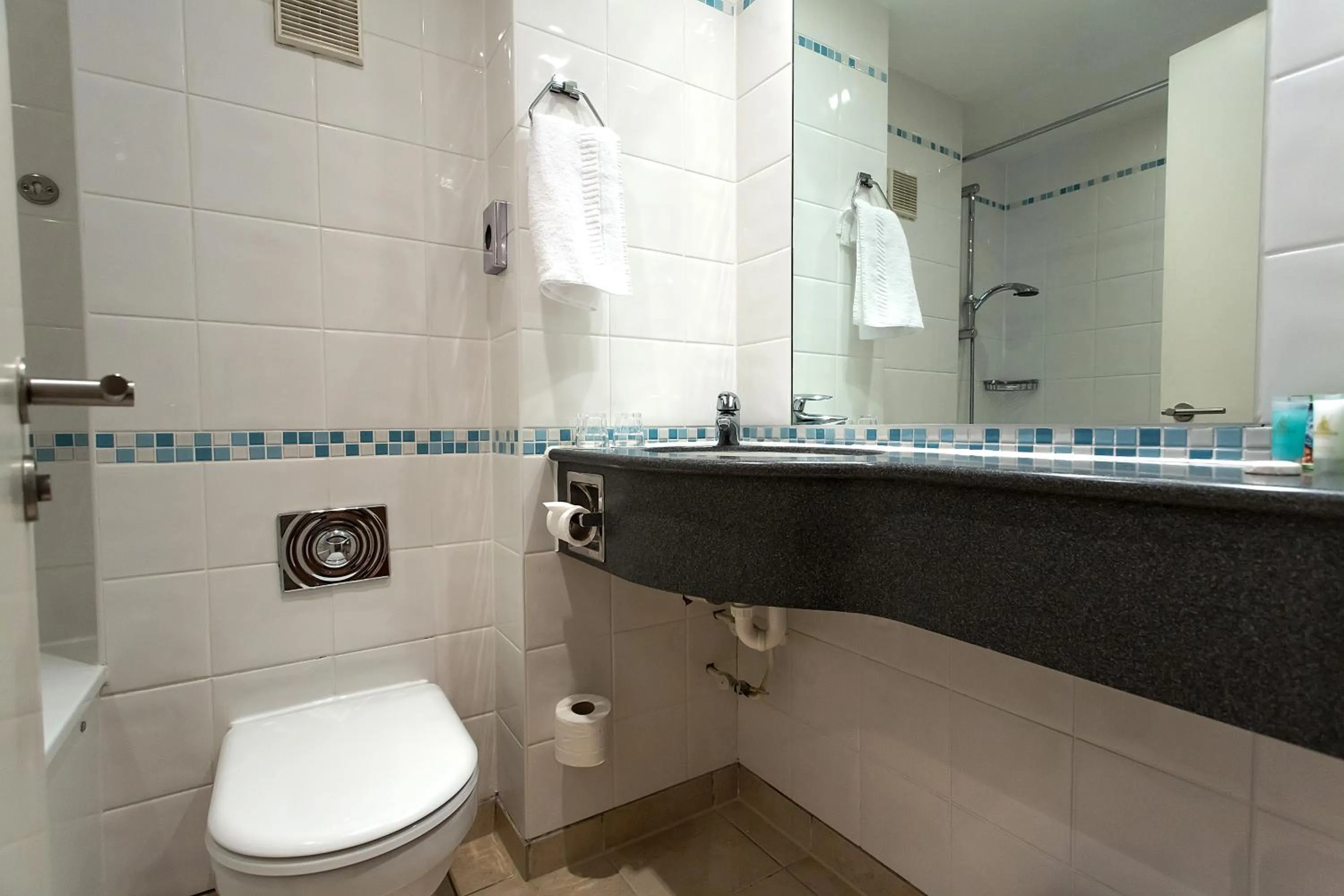 Bathroom in Britannia Leeds Bradford Airport