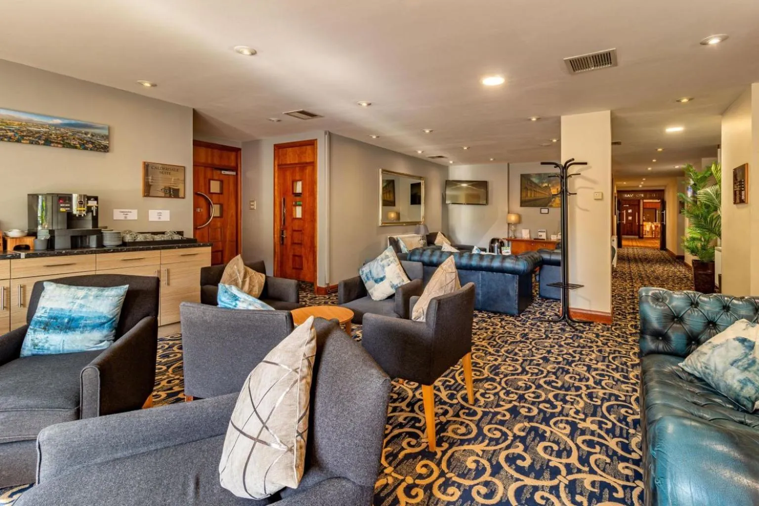 Lounge or bar in Britannia Leeds Bradford Airport