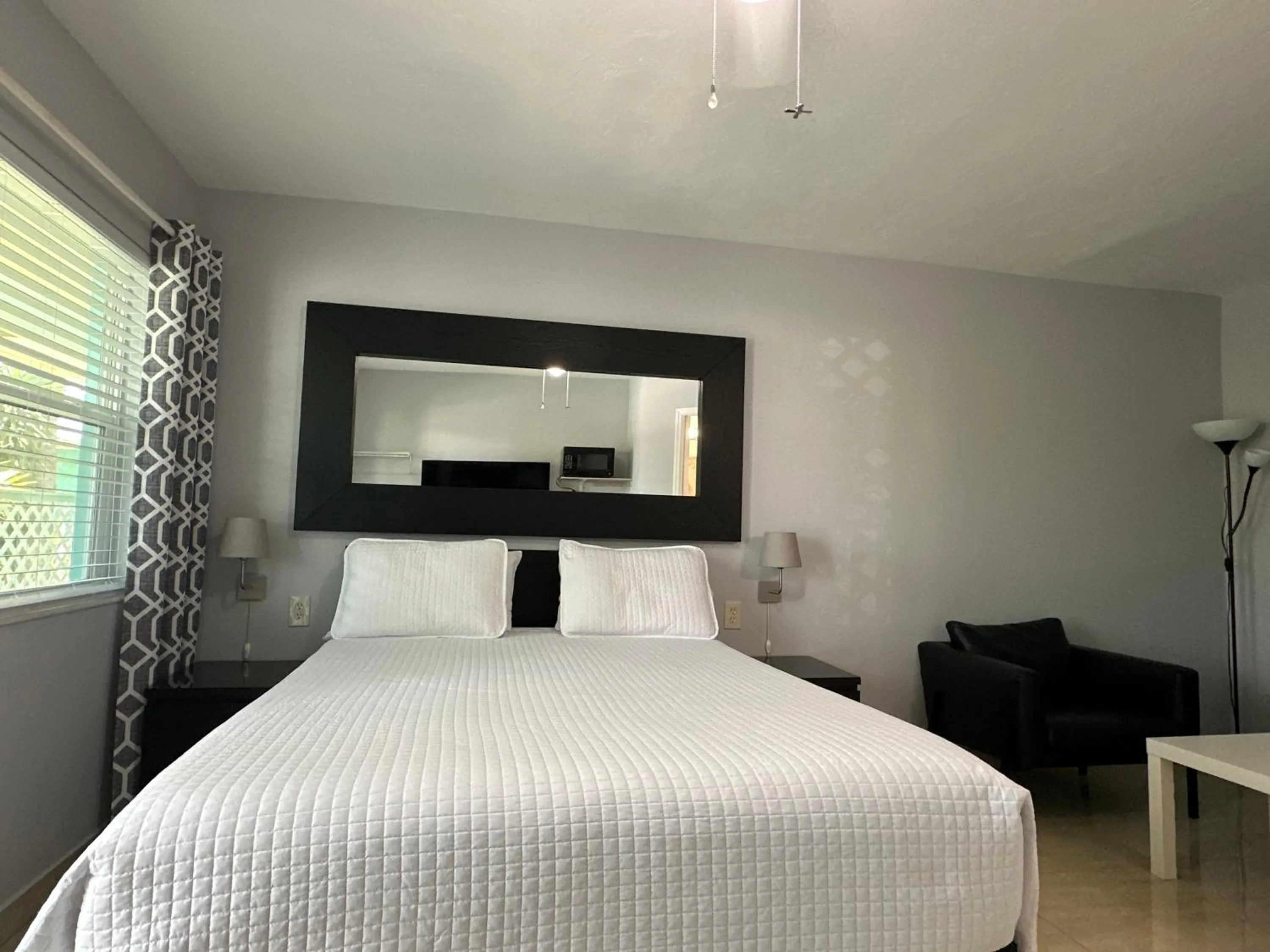 View (from property/room), Bed in White Horse Motel