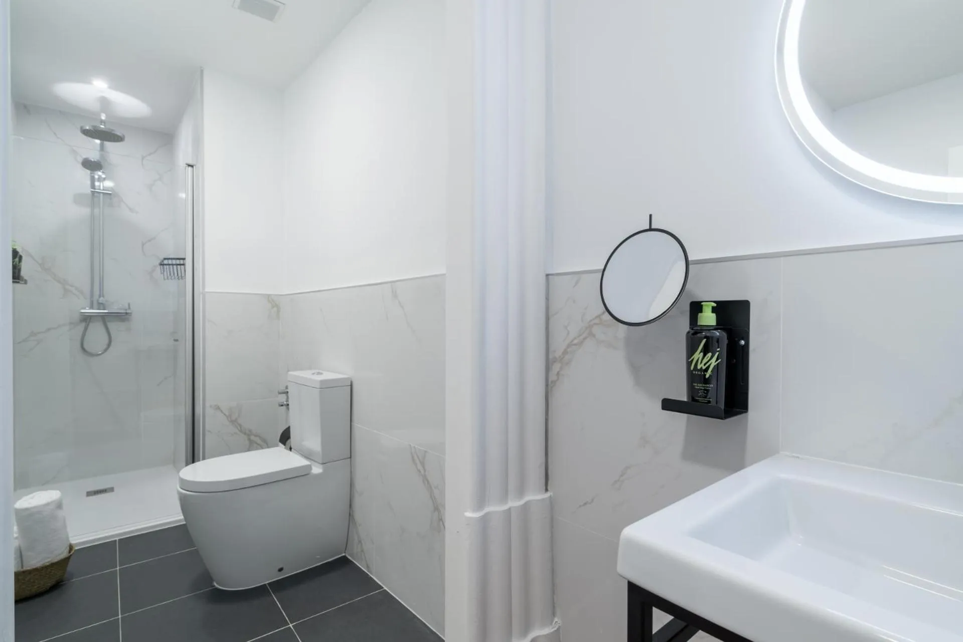 Shower in Limehome Porto Rua de Dom Manuel II