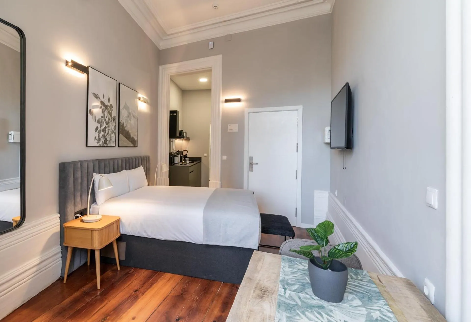 Bed in Limehome Porto Rua de Dom Manuel II